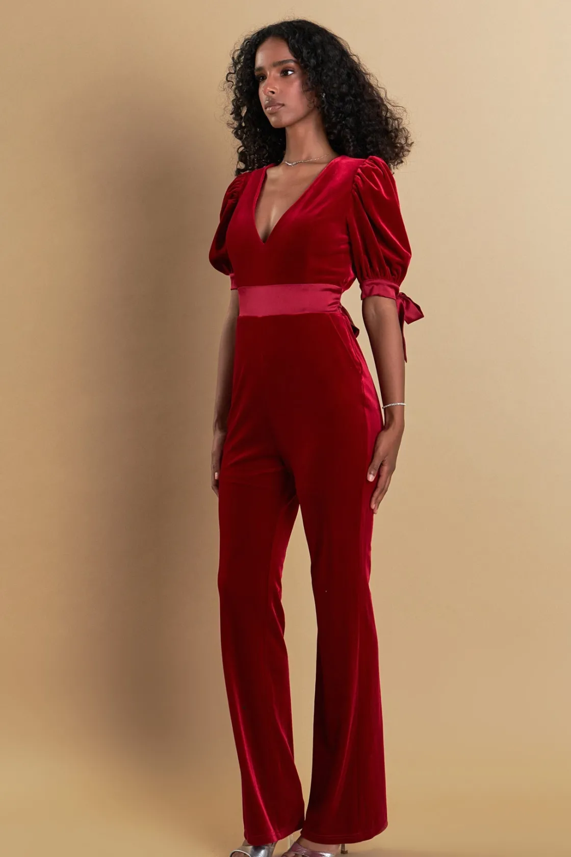 endless_rose__bow_tie_sle_2.webp ENDLESS ROSE Tops | One Pieces*- Bow Tie Sleeve Velvet Jumpsuit ROUGE