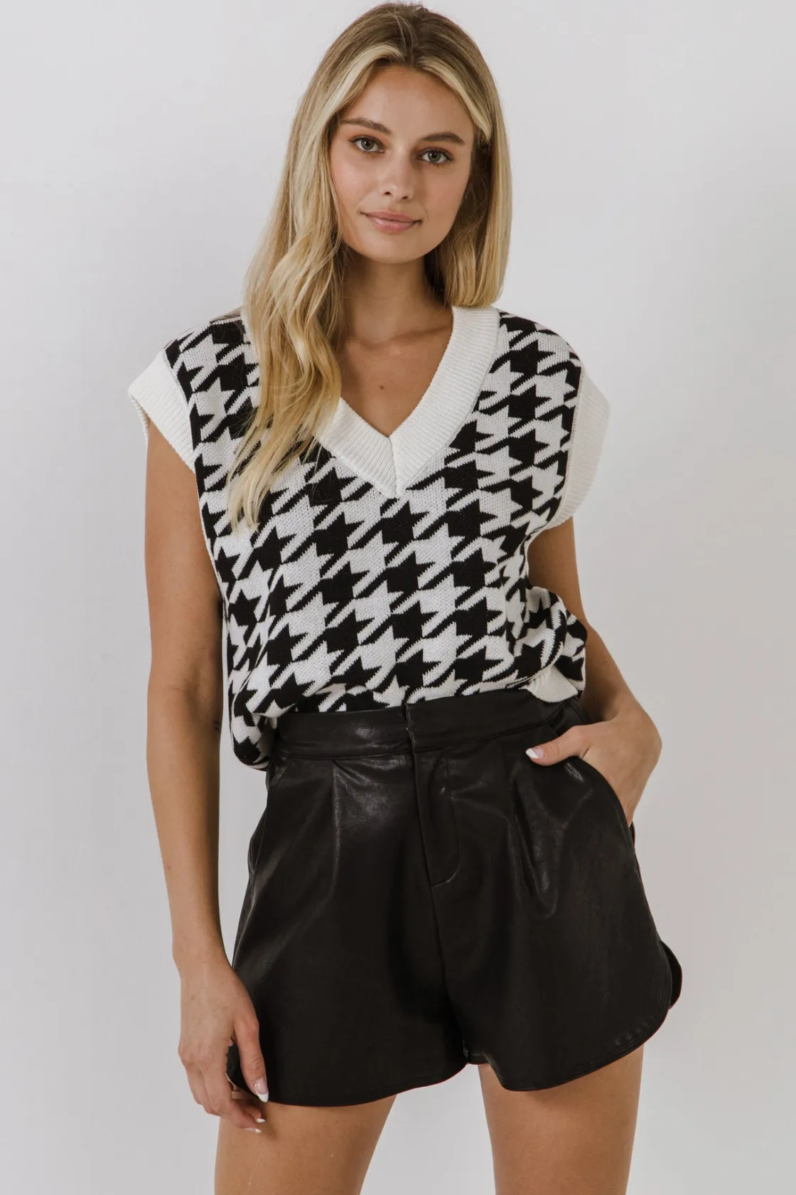 endless_rose__houndstooth_3.webp ENDLESS ROSE Tops*- Houndstooth Sweater Vest CREAM