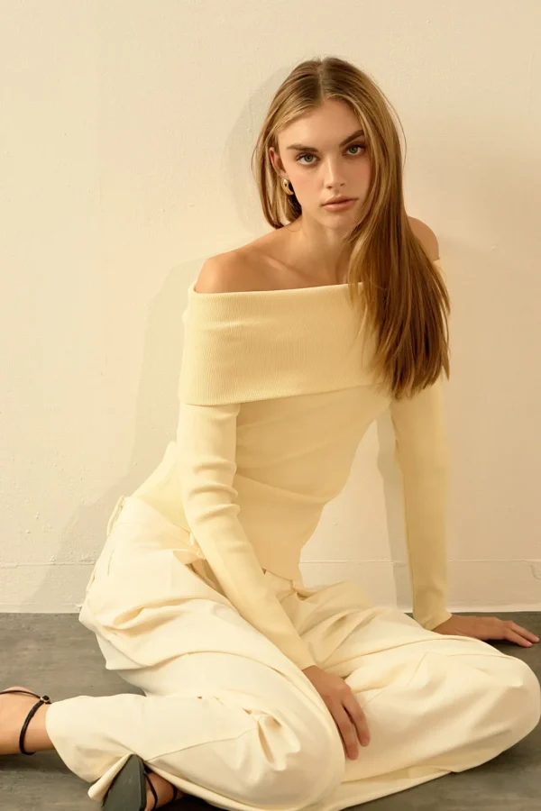 ENDLESS ROSE Tops*- Off Shoulder Long Sleeve Knit Top BEIGE