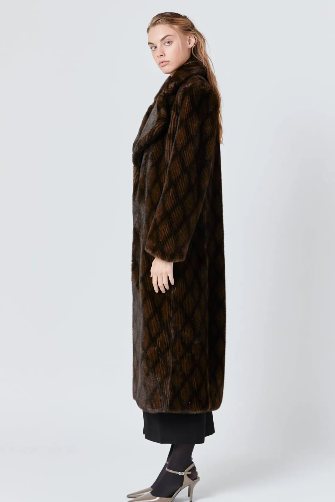 endless_rose__patterned_f_1.webp ENDLESS ROSE Tops*- Patterned Faux Fur Coat BROWN