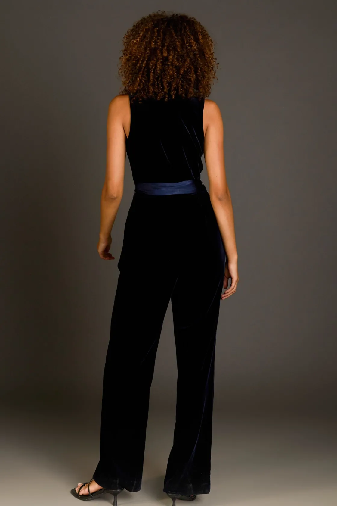 endless_rose__sleeveless__7.webp ENDLESS ROSE Tops | One Pieces*- Sleeveless Velvet Jumpsuit