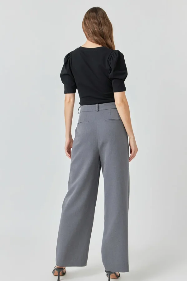 ENDLESS ROSE Tops*- Twist Detail Cropped Knit Top