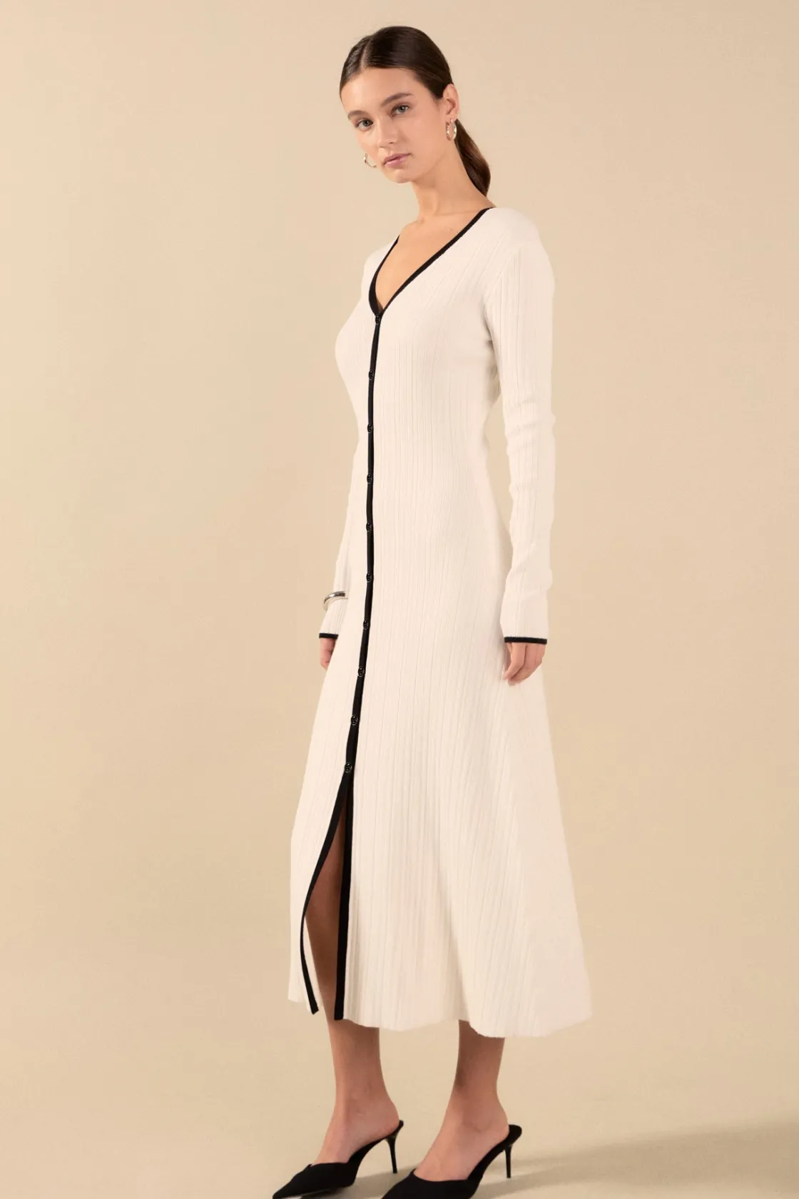 endless_rose__valerie_con_1.webp ENDLESS ROSE Tops*- Valerie Contrast Knit Sweater Midi Dress IVORY/BLACK
