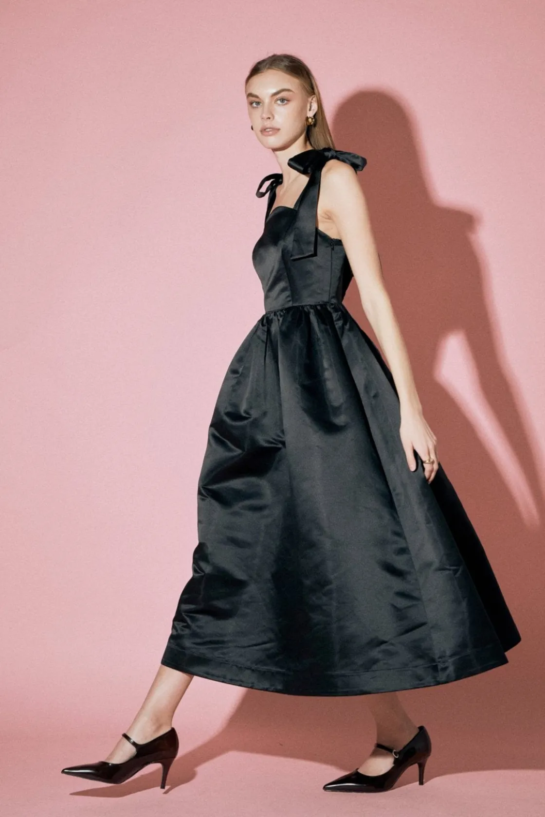 english_factory__bow_poin_3.webp ENGLISH FACTORY Tops*- Bow Pointed Midi Dress BLACK