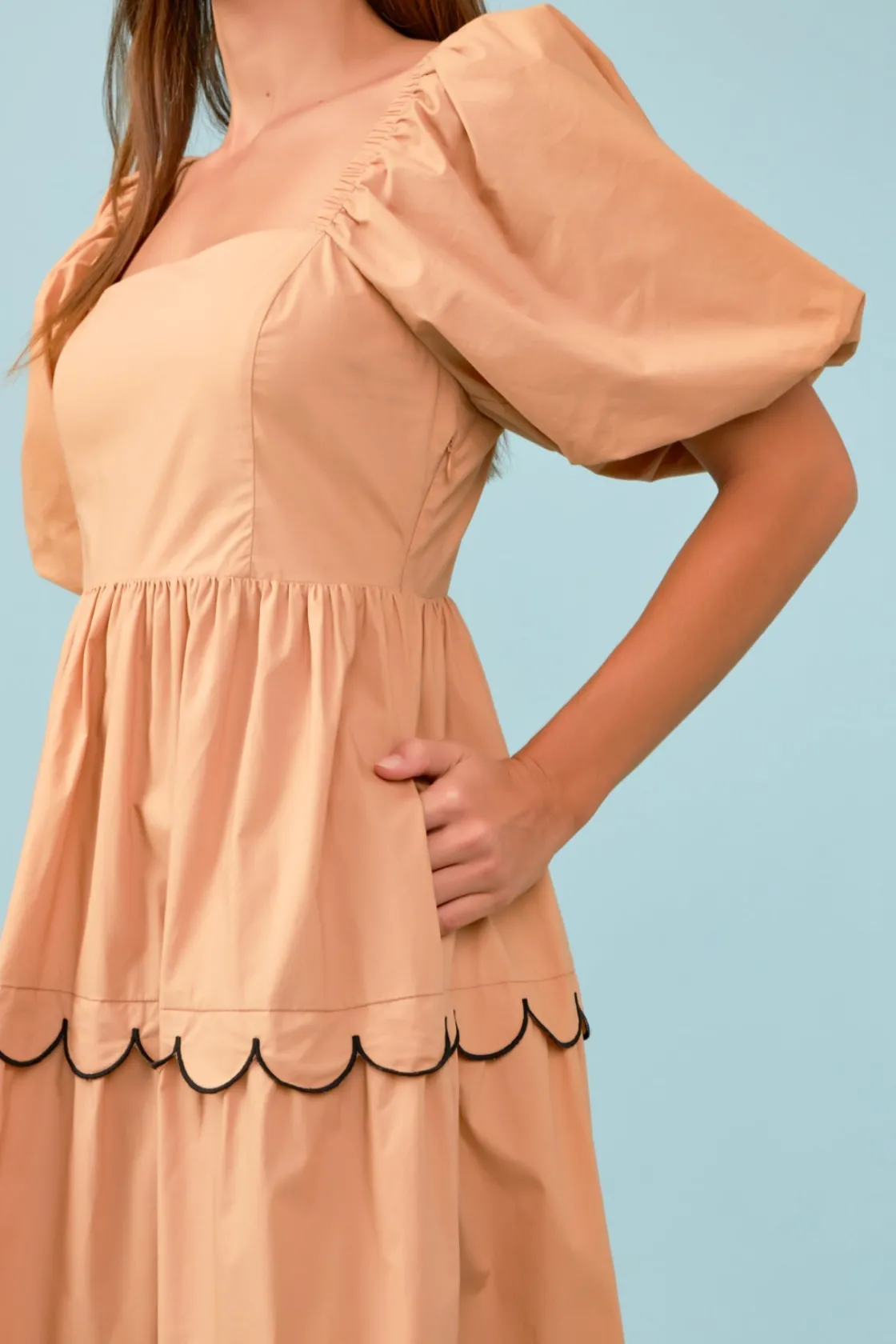 english_factory__colorblo_0-3.webp ENGLISH FACTORY Tops*- Colorblock Scallop Midi Dress TAN/BLACK