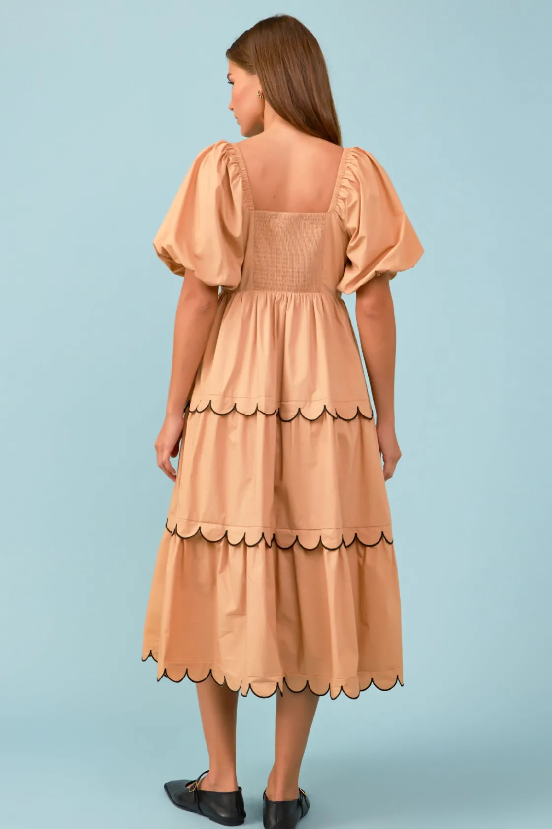 english_factory__colorblo_2-3.webp ENGLISH FACTORY Tops*- Colorblock Scallop Midi Dress TAN/BLACK