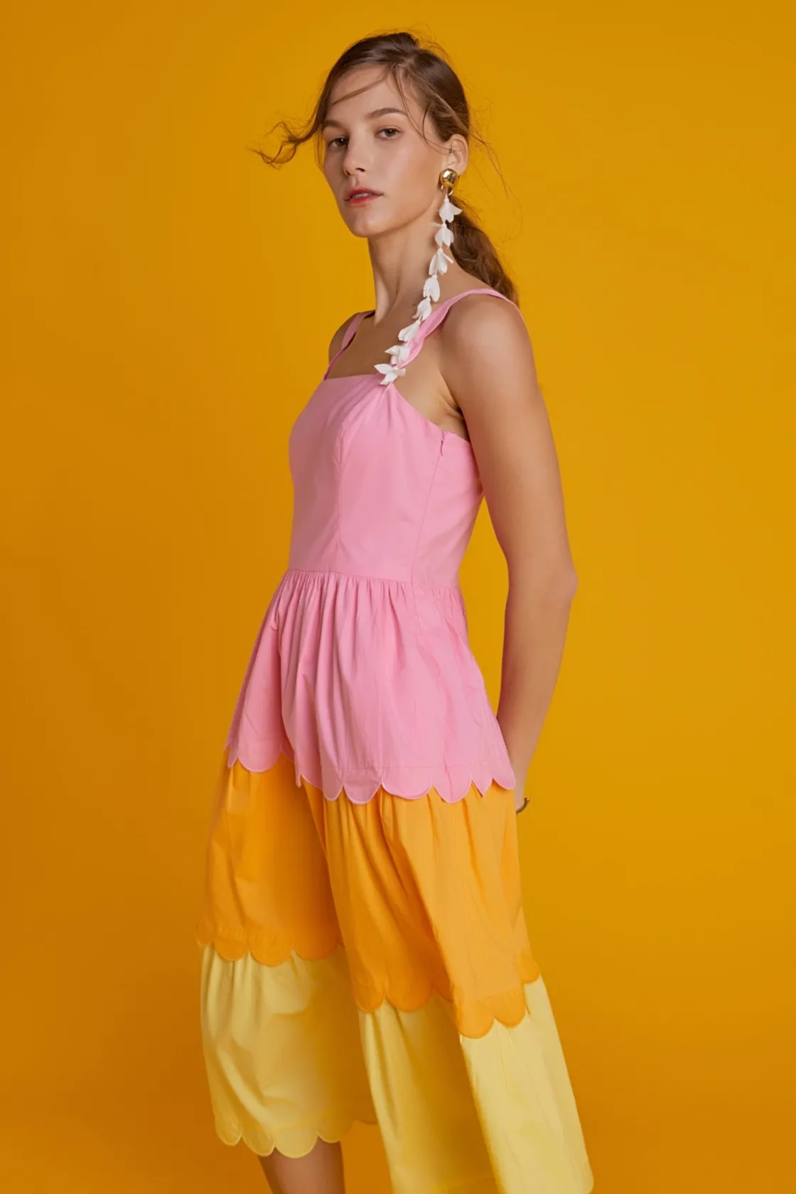 english_factory__colorblo_3-2.webp ENGLISH FACTORY Tops*- Colorblock Scallop Dress PINKMULTI
