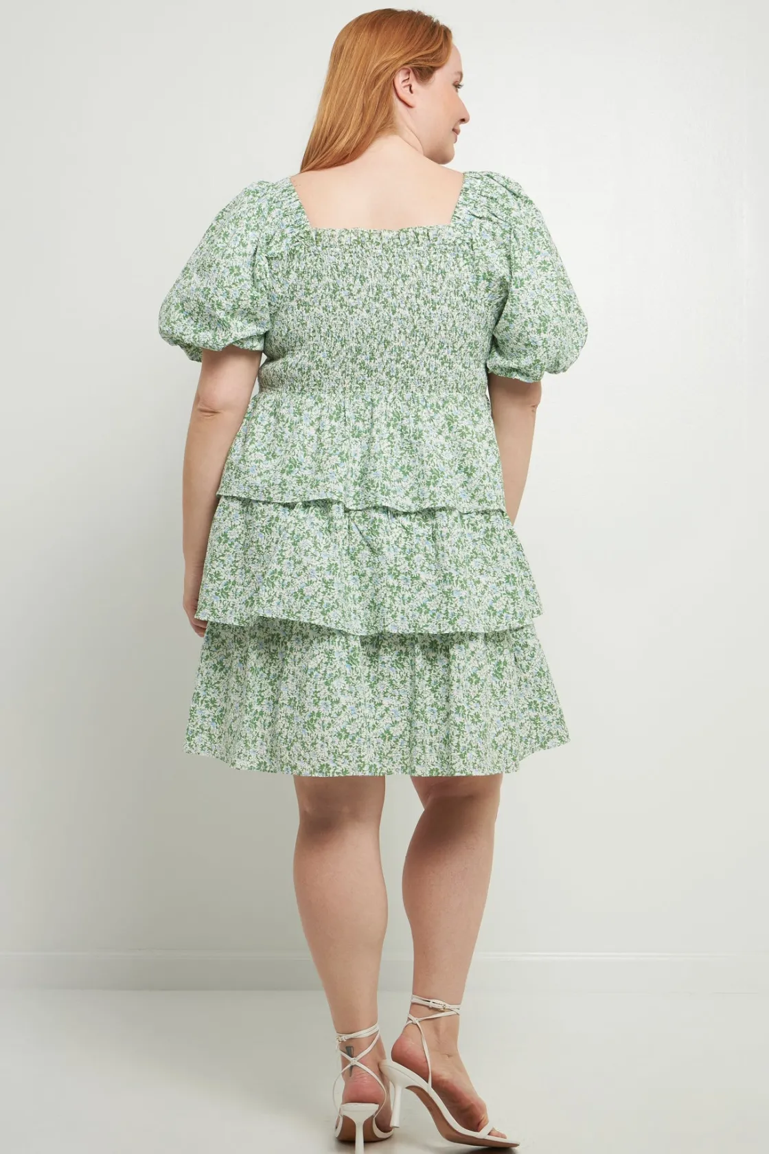 english_factory__crinkled_2-1.webp ENGLISH FACTORY Tops*- Crinkled Floral Linen Smocked Tiered Mini GREEN