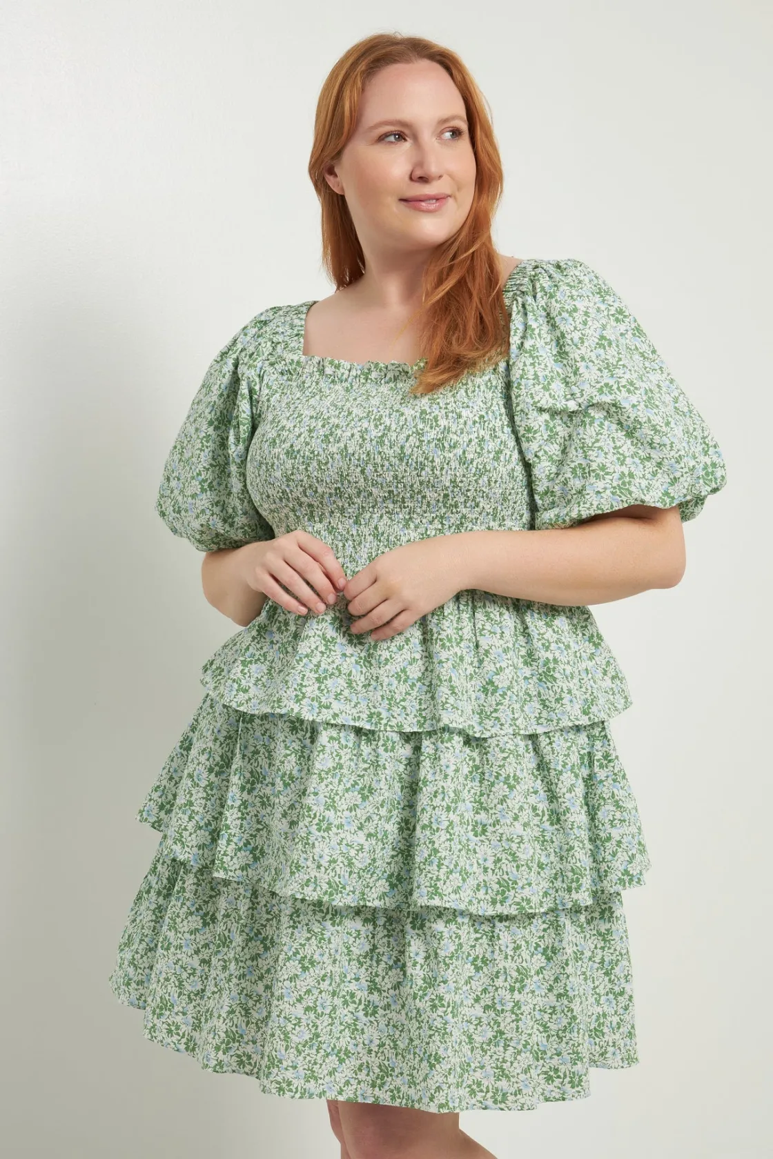 english_factory__crinkled_3-1.webp ENGLISH FACTORY Tops*- Crinkled Floral Linen Smocked Tiered Mini GREEN