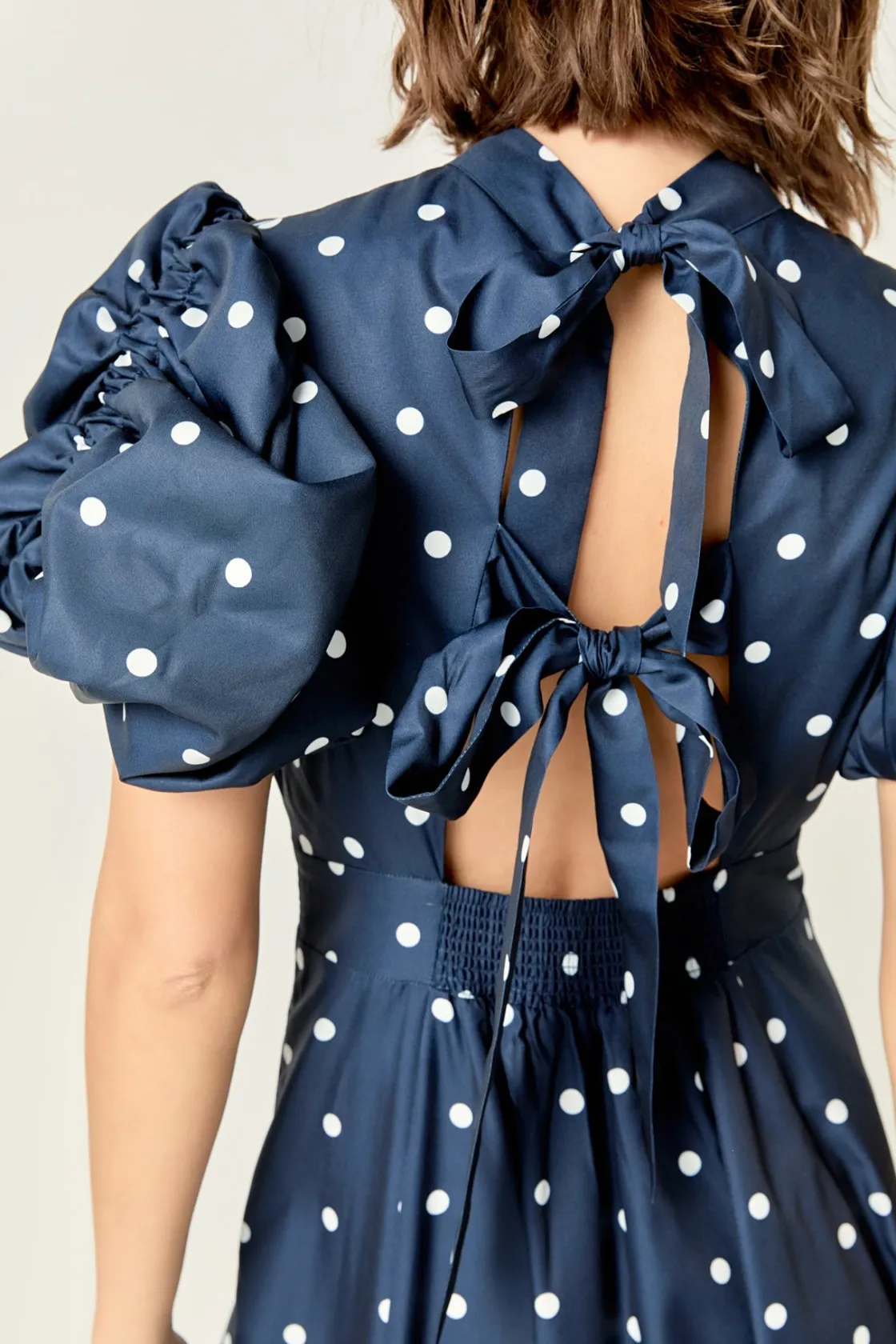 english_factory__daisy_do_0.webp ENGLISH FACTORY Tops*- Daisy Dotted Midi Dress NAVY/OFFWHITE