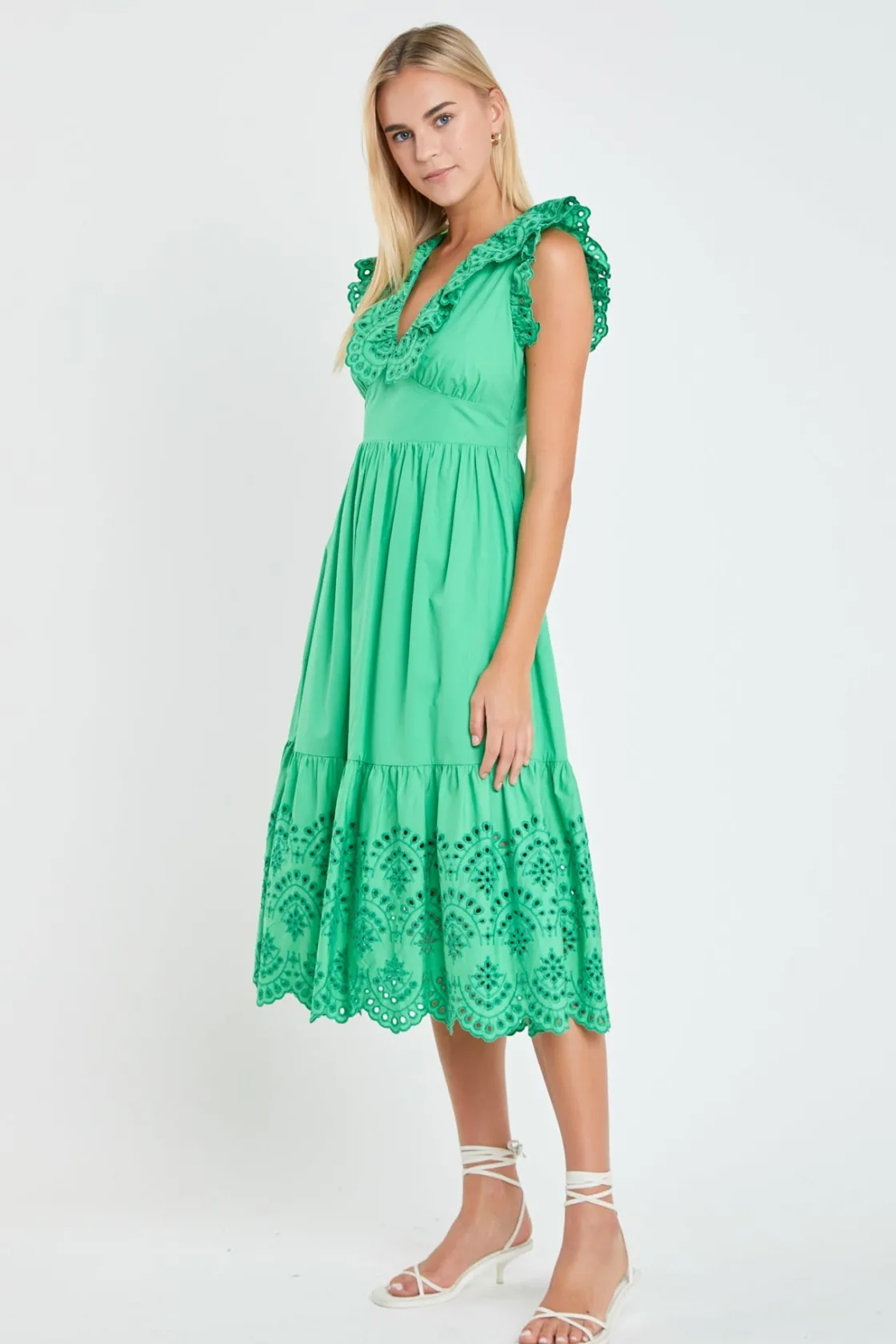 english_factory__eyelet_s_1-1.webp ENGLISH FACTORY Tops*- Eyelet Scallop Detail Midi Dress GREEN