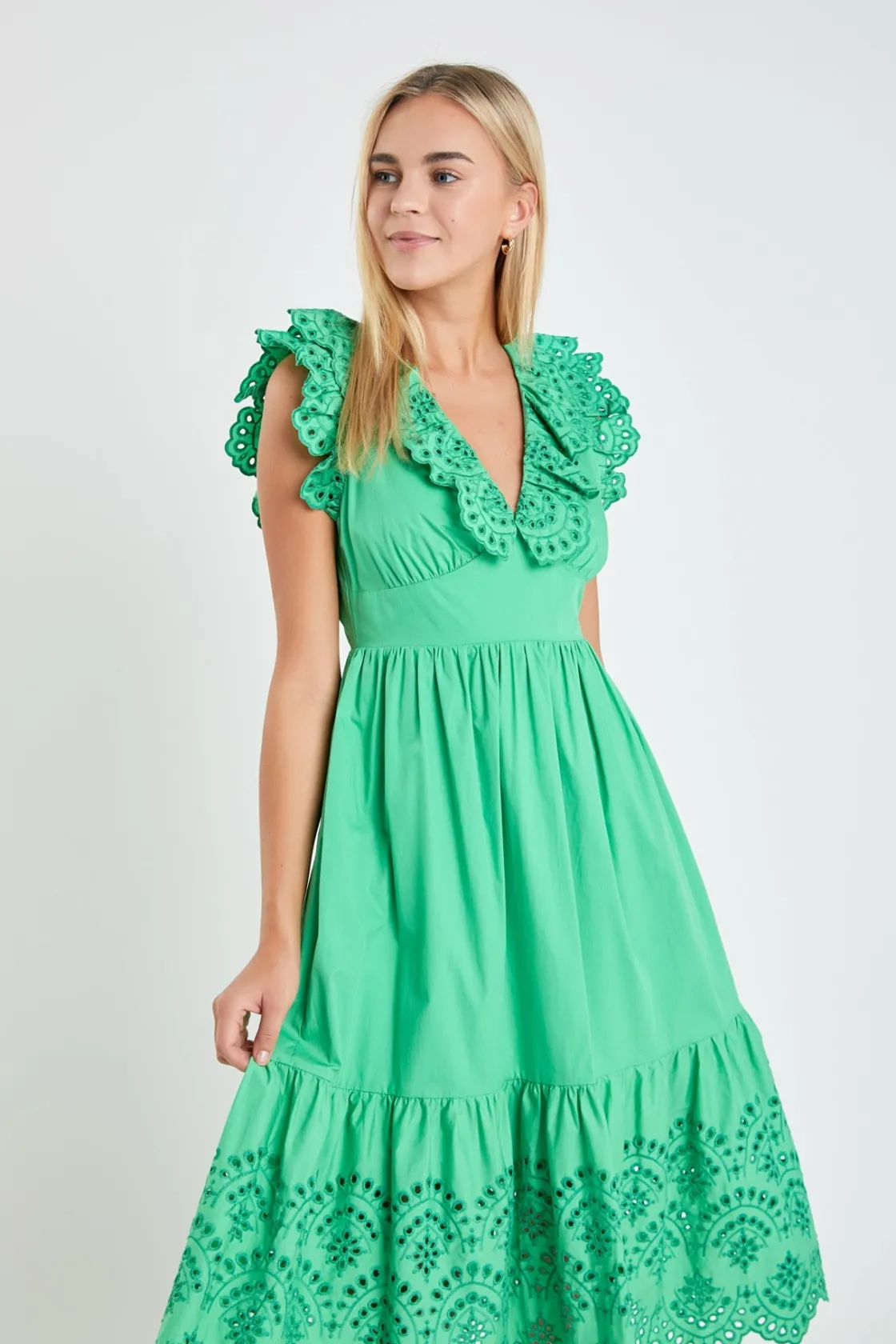 english_factory__eyelet_s_3-1.webp ENGLISH FACTORY Tops*- Eyelet Scallop Detail Midi Dress GREEN