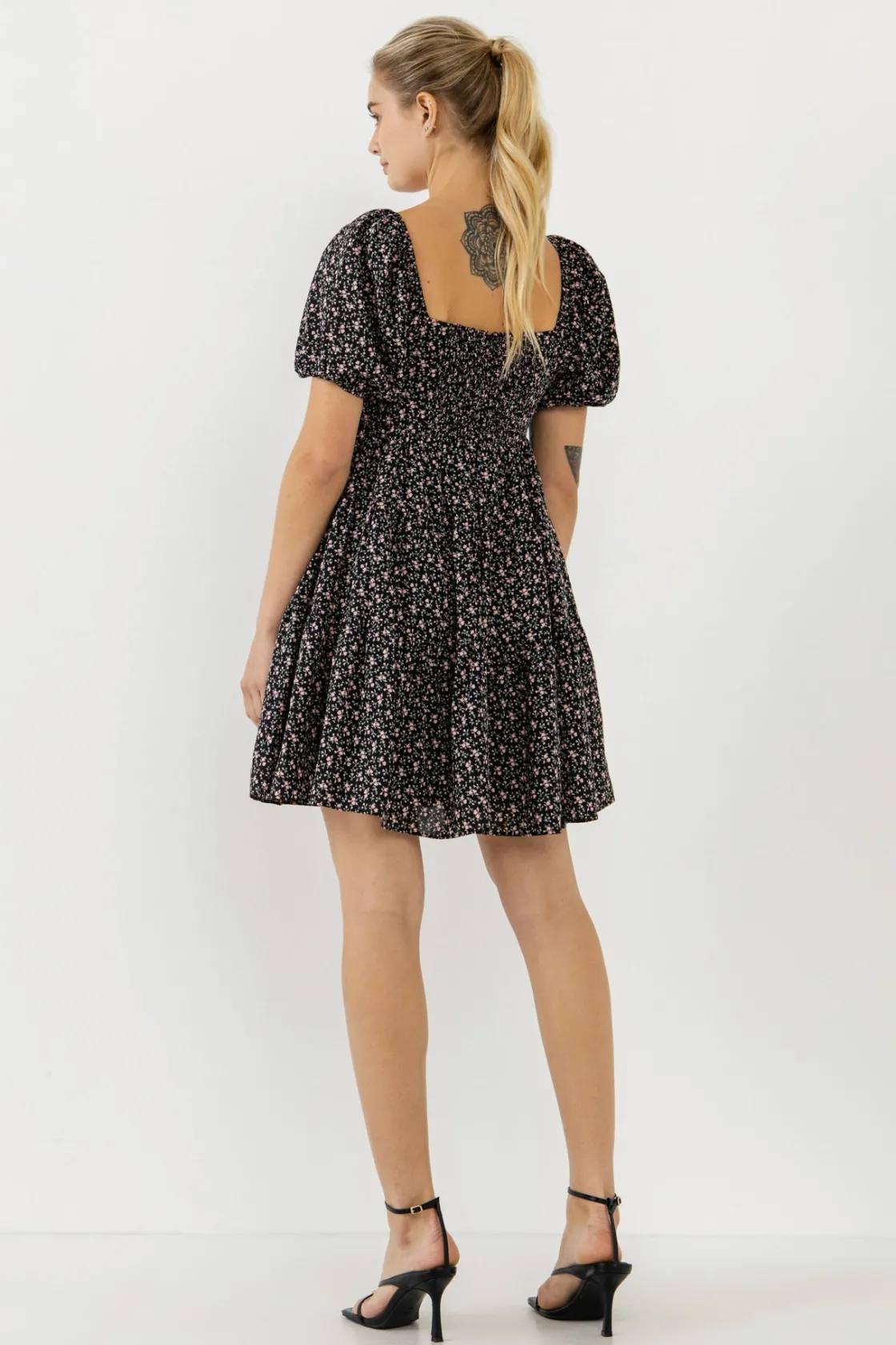 english_factory__floral_m_2.webp ENGLISH FACTORY Tops*- Floral Mini Dress BLACK/PINK