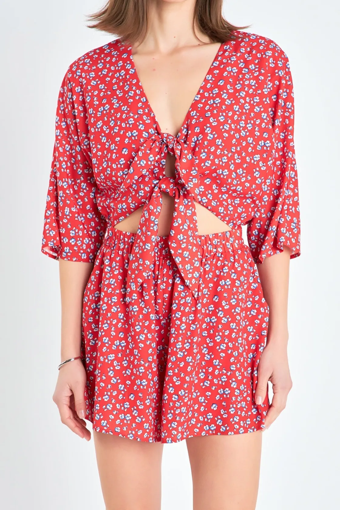 english_factory__floral_t_0-1.webp ENGLISH FACTORY Tops*- Floral Tied Romper RED