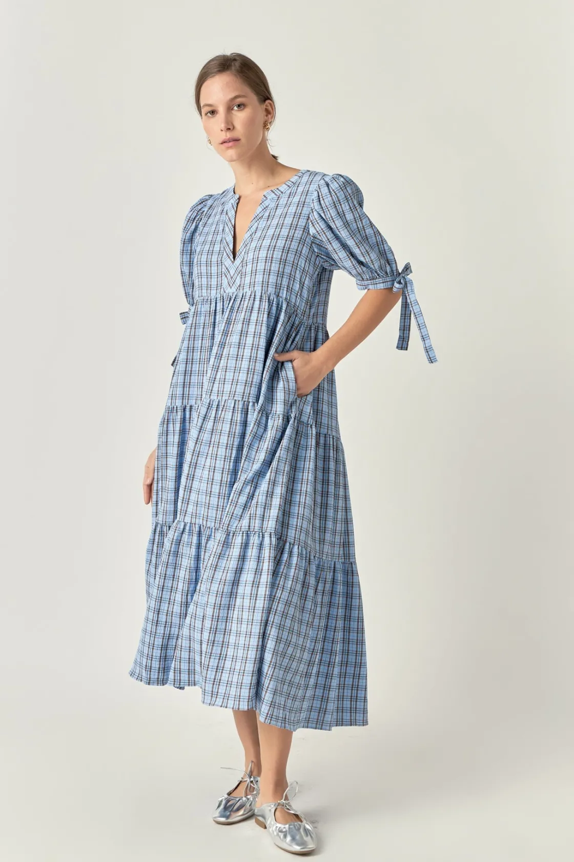 english_factory__gingham__8-4.webp ENGLISH FACTORY Tops*- Gingham Tiered Dress with Bow-Tie Sleeves