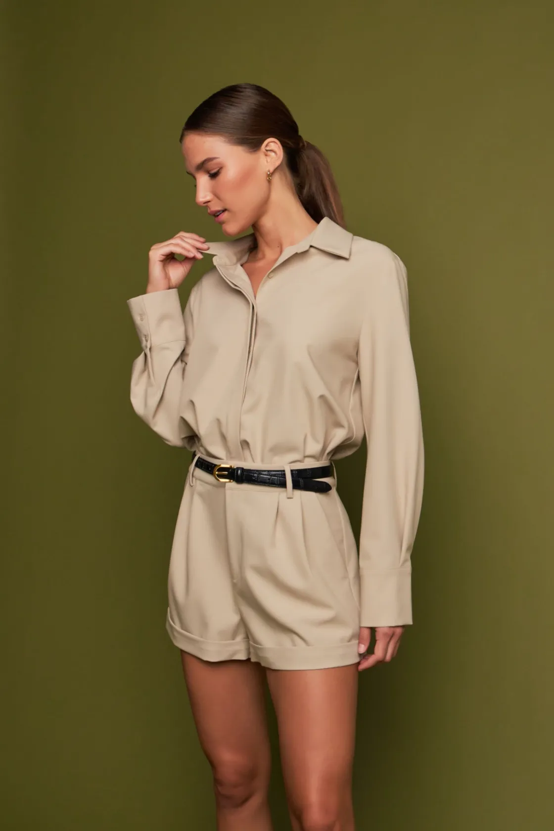 english_factory__long_sle_3-2.webp ENGLISH FACTORY Tops*- Long Sleeve Collared Romper TAUPE