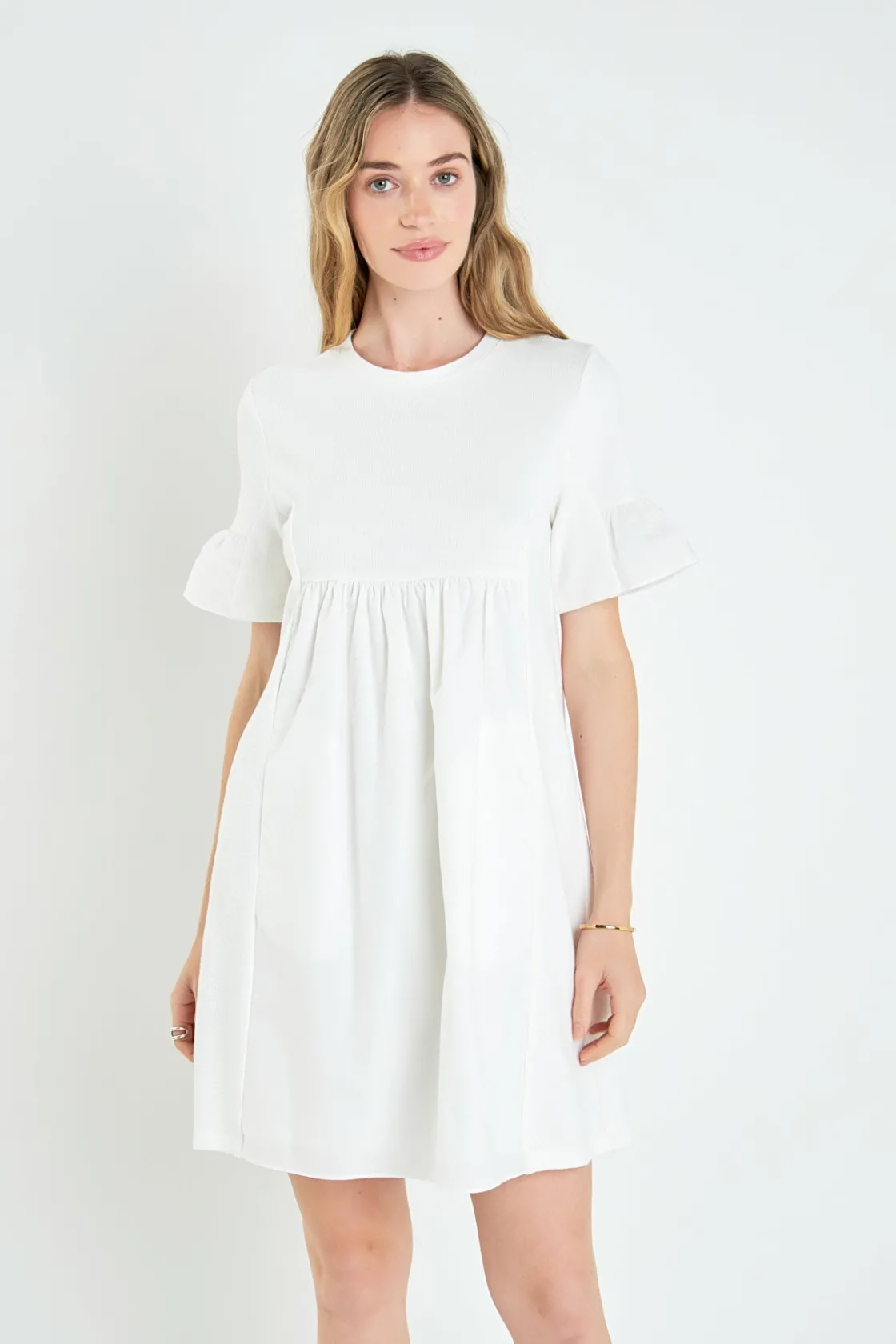 english_factory__mixed_me_18-1.webp ENGLISH FACTORY Tops*- Mixed Media Ruffled Short-Sleeve Mini Dress