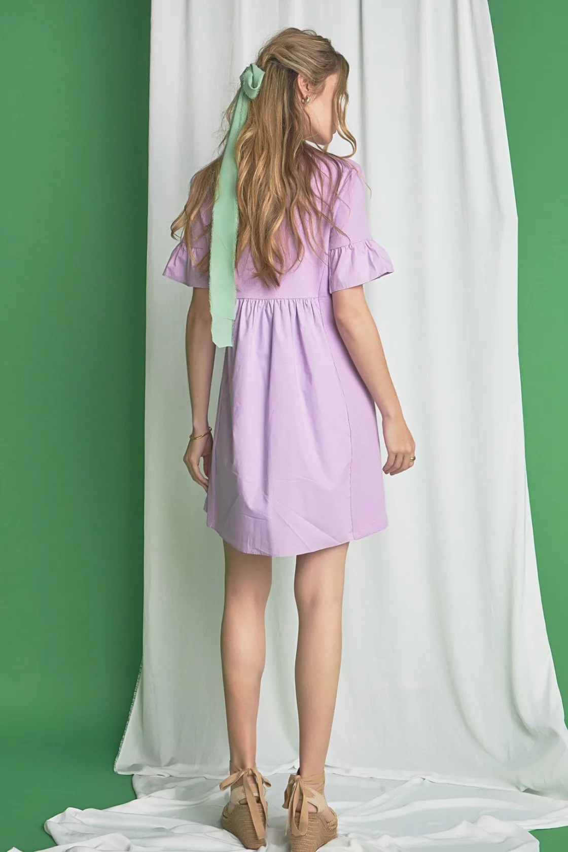 english_factory__mixed_me_2-17.webp ENGLISH FACTORY Tops*- Mixed Media Ruffled Short-Sleeve Mini Dress