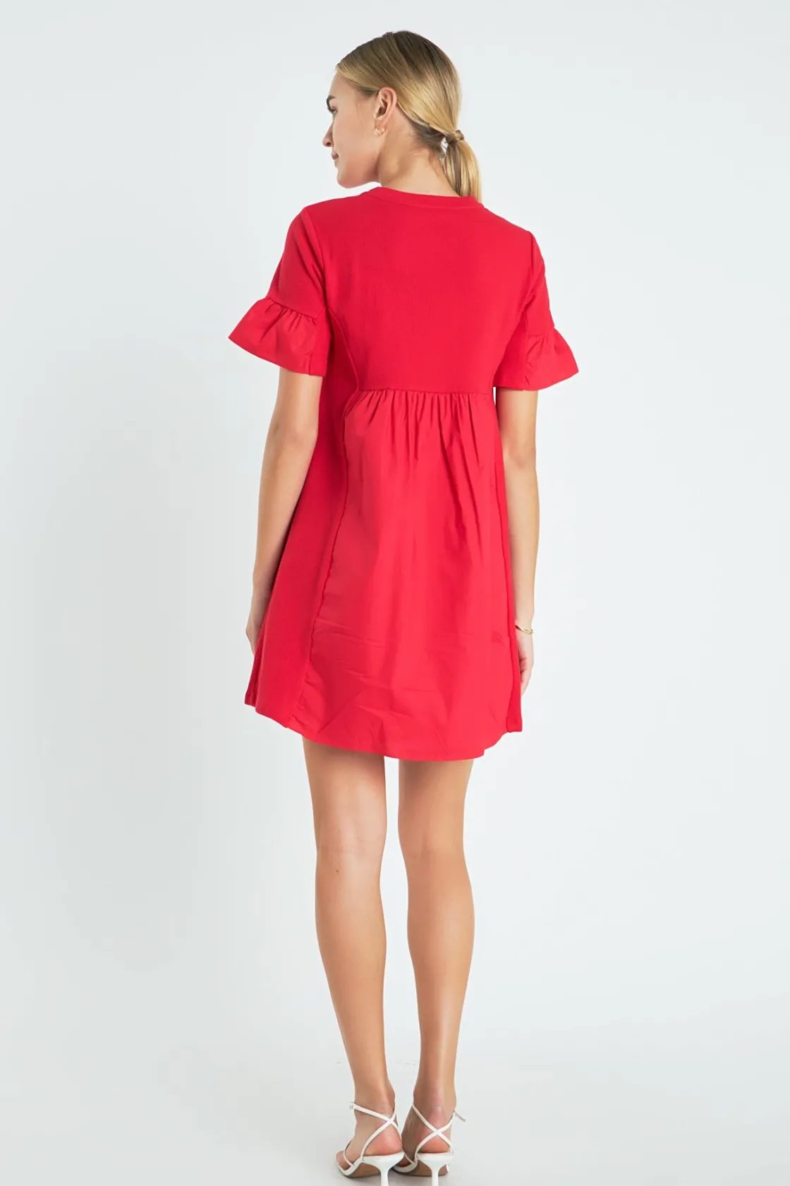 english_factory__mixed_me_7-6.webp ENGLISH FACTORY Tops*- Mixed Media Ruffled Short-Sleeve Mini Dress