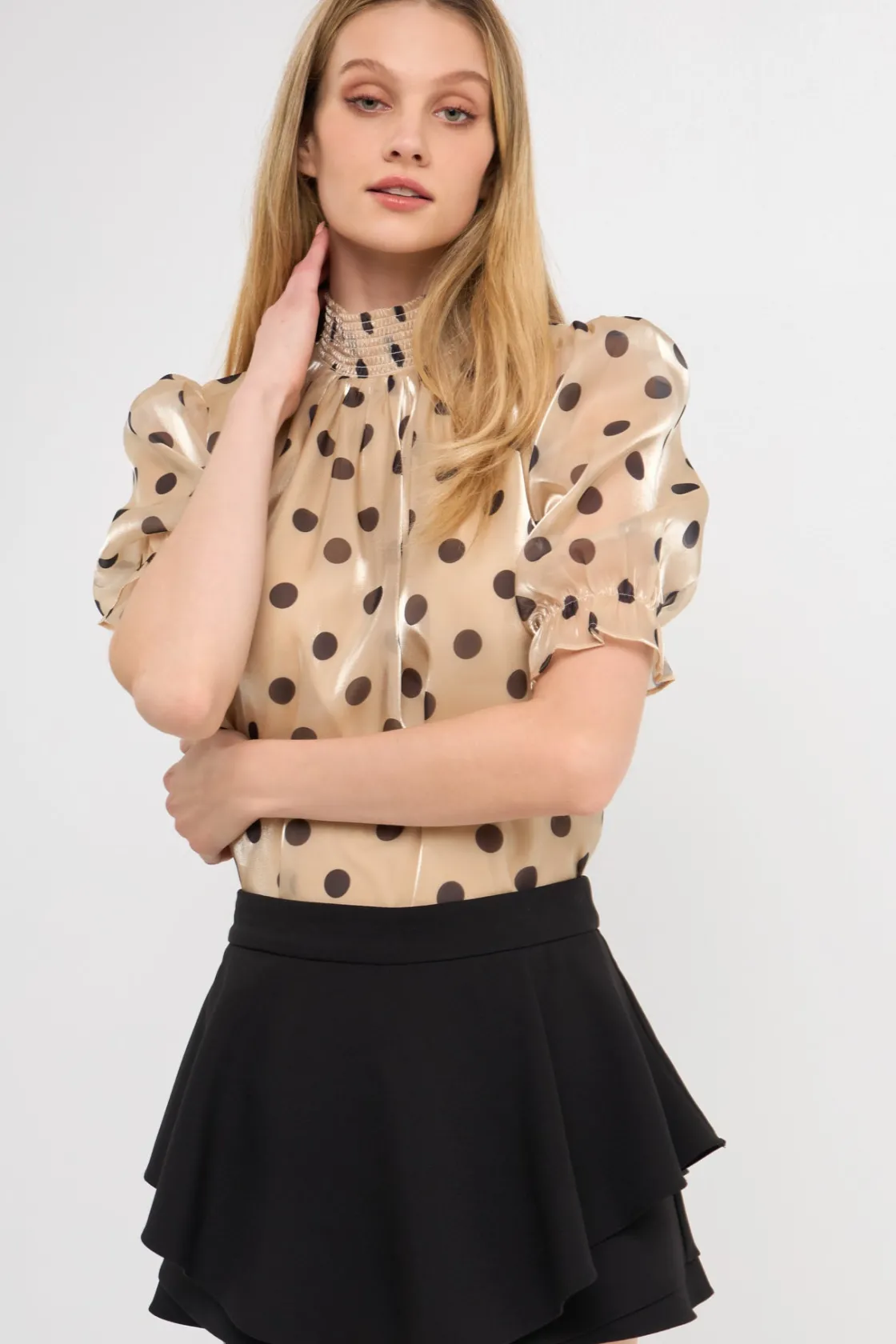 english_factory__polkadot_3.webp ENGLISH FACTORY Tops*- Polka-dot Puff Sleeve Top with Mock neck BEIGE/BLACK