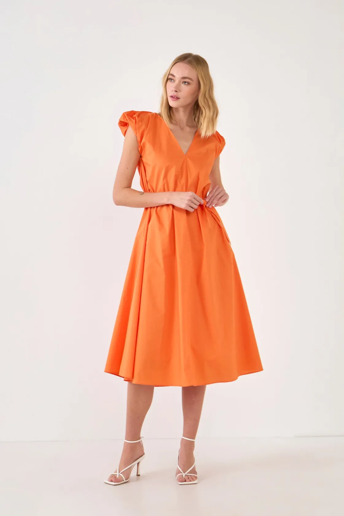 english_factory__puffy_sl_13.webp ENGLISH FACTORY Tops*- Puffy Sleeve Midi Dress