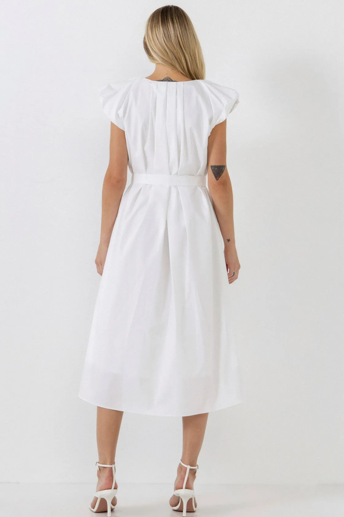 english_factory__puffy_sl_7.webp ENGLISH FACTORY Tops*- Puffy Sleeve Midi Dress