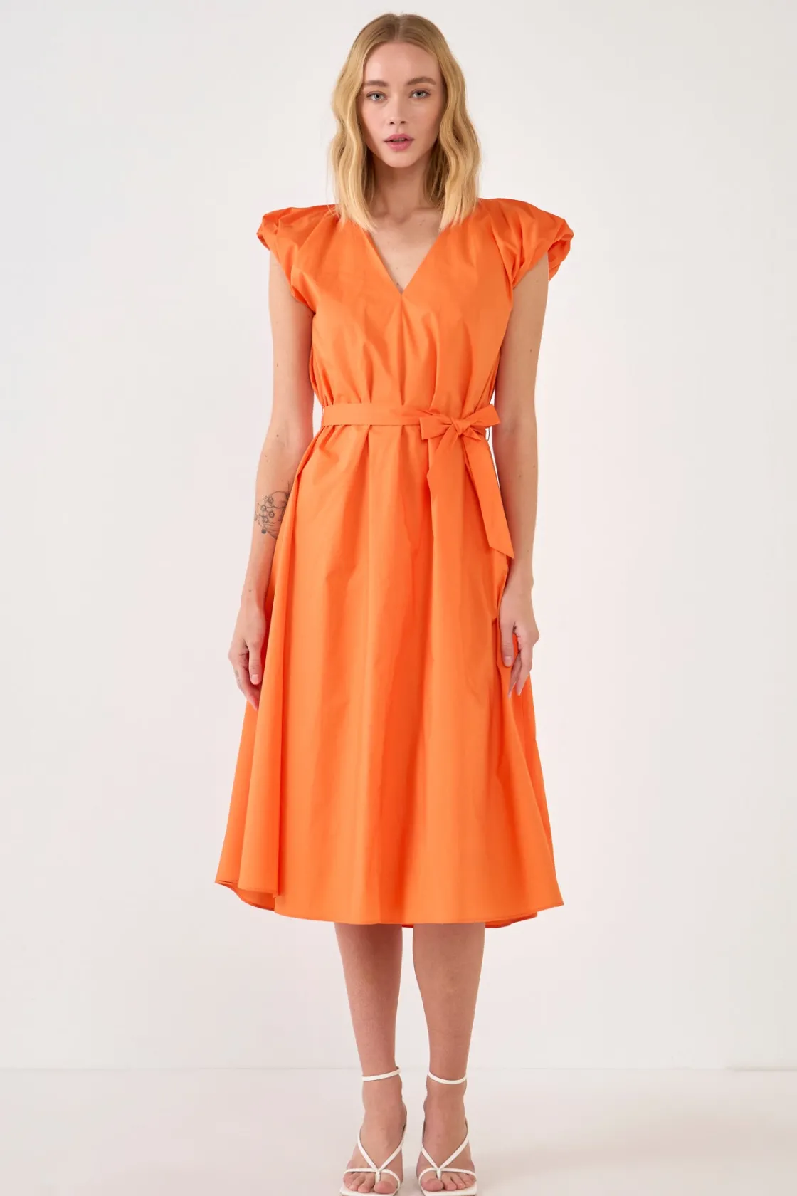 english_factory__puffy_sl_9.webp ENGLISH FACTORY Tops*- Puffy Sleeve Midi Dress