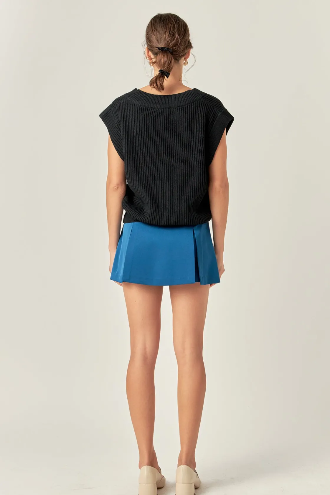 english_factory__satin_si_17.webp ENGLISH FACTORY Tops*- Satin Single Pleat Skort