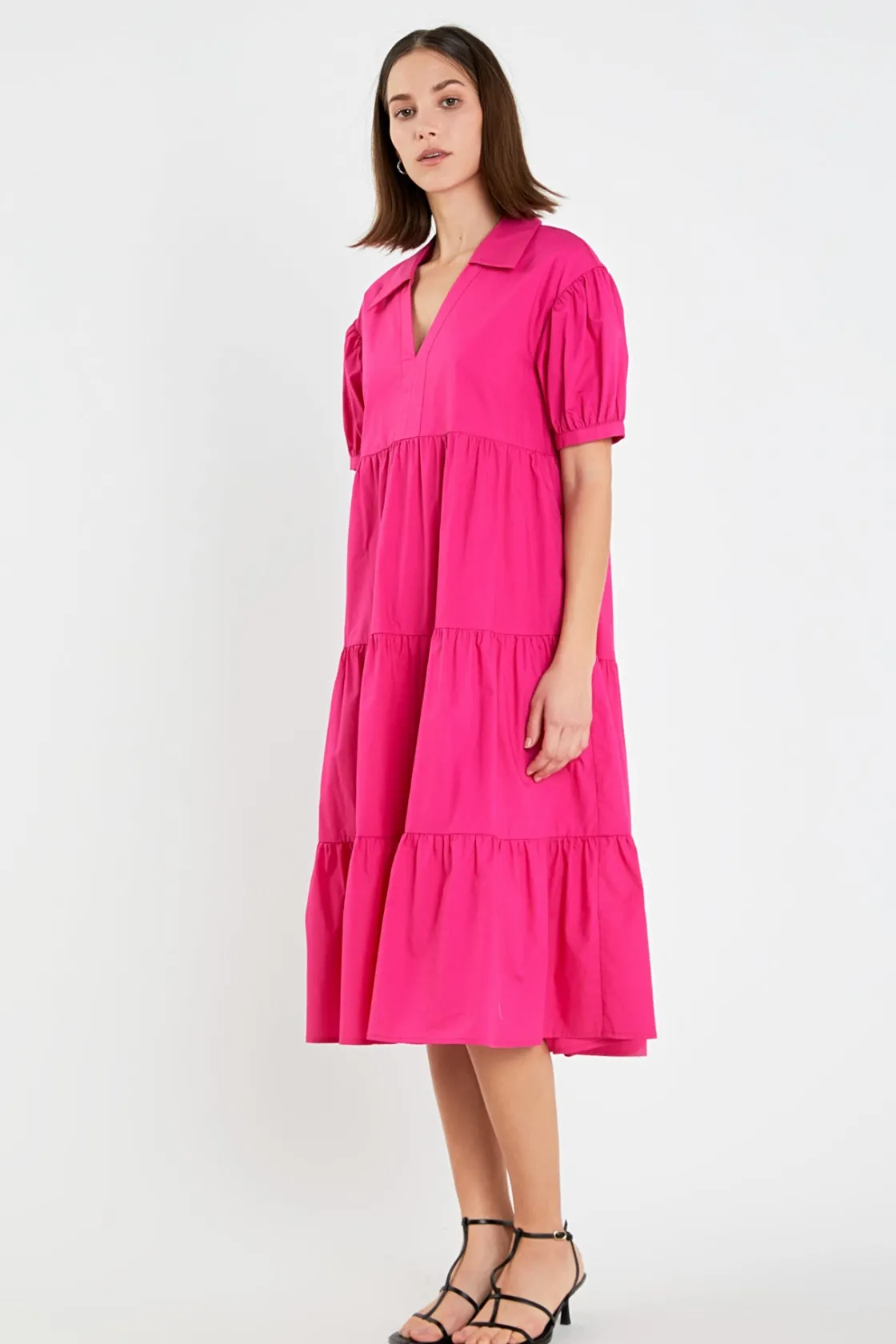 english_factory__short_pu_1.webp ENGLISH FACTORY Tops*- Short Puff Sleeve V-Neck Midi Dress