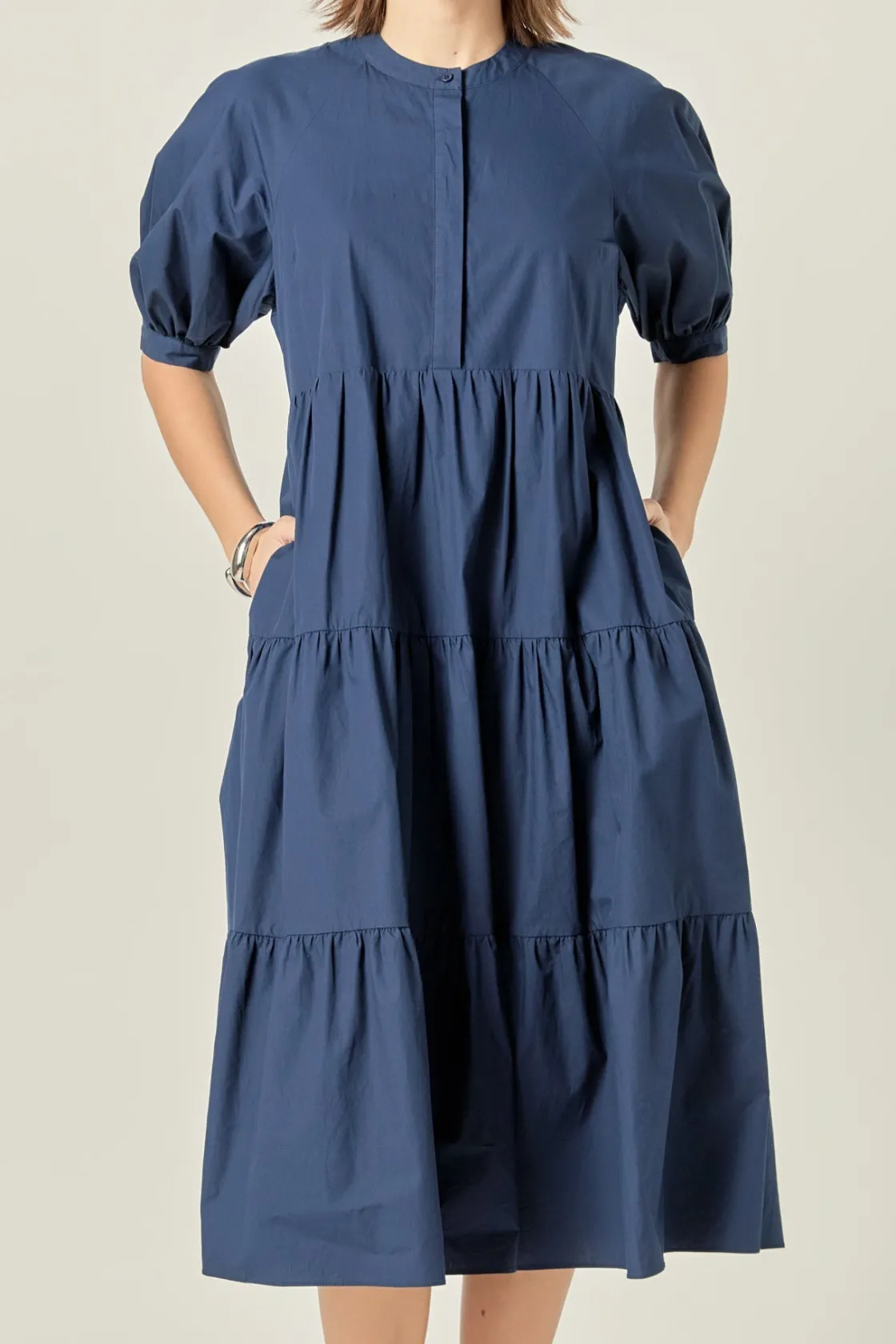 english_factory__short_pu_10-1.webp ENGLISH FACTORY Tops*- Short Puff Sleeve Midi Dress