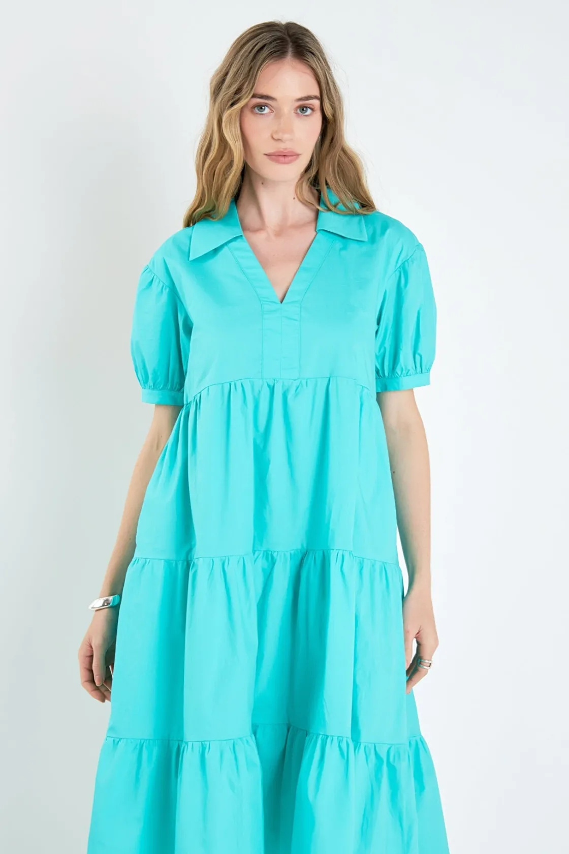 english_factory__short_pu_13.webp ENGLISH FACTORY Tops*- Short Puff Sleeve V-Neck Midi Dress