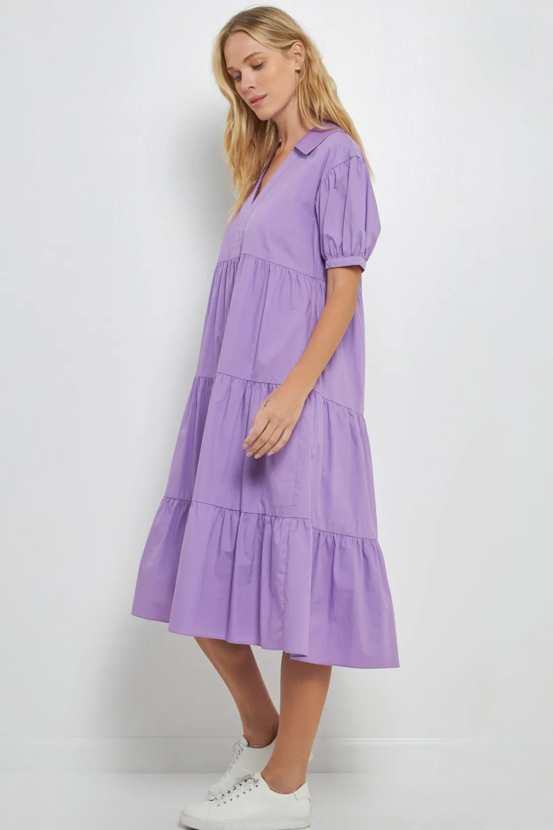 english_factory__short_pu_16.webp ENGLISH FACTORY Tops*- Short Puff Sleeve V-Neck Midi Dress