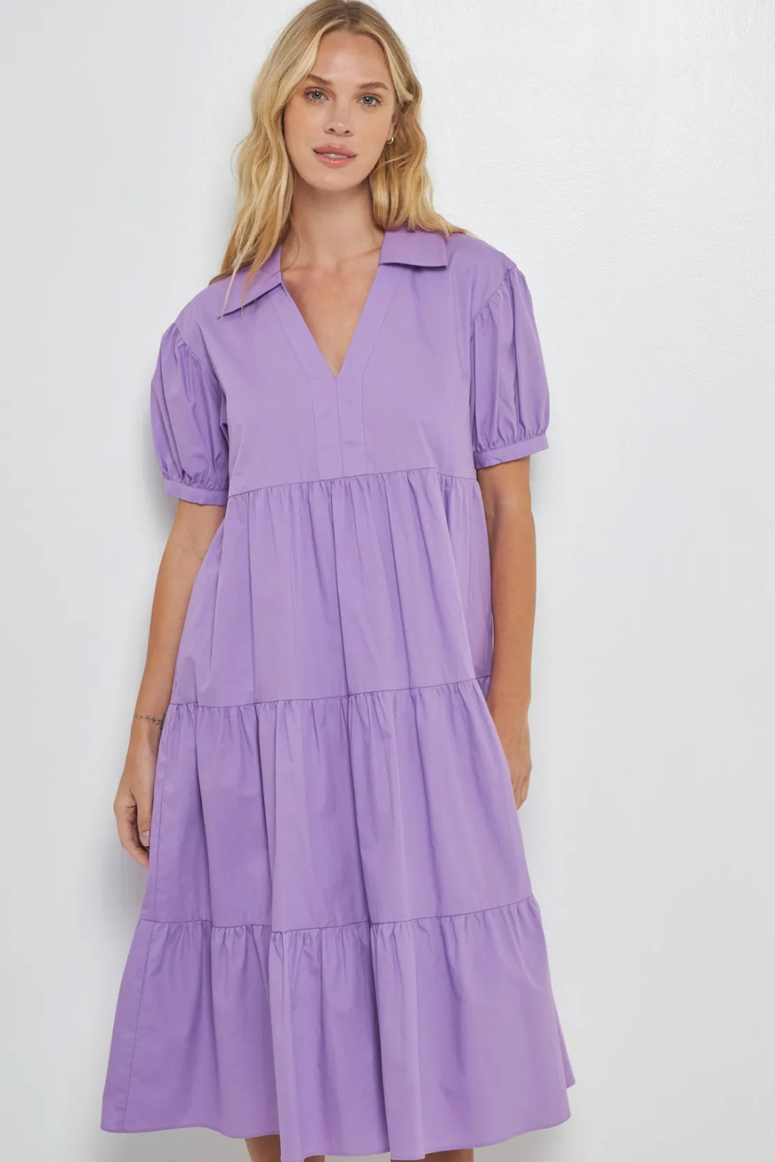 english_factory__short_pu_18.webp ENGLISH FACTORY Tops*- Short Puff Sleeve V-Neck Midi Dress