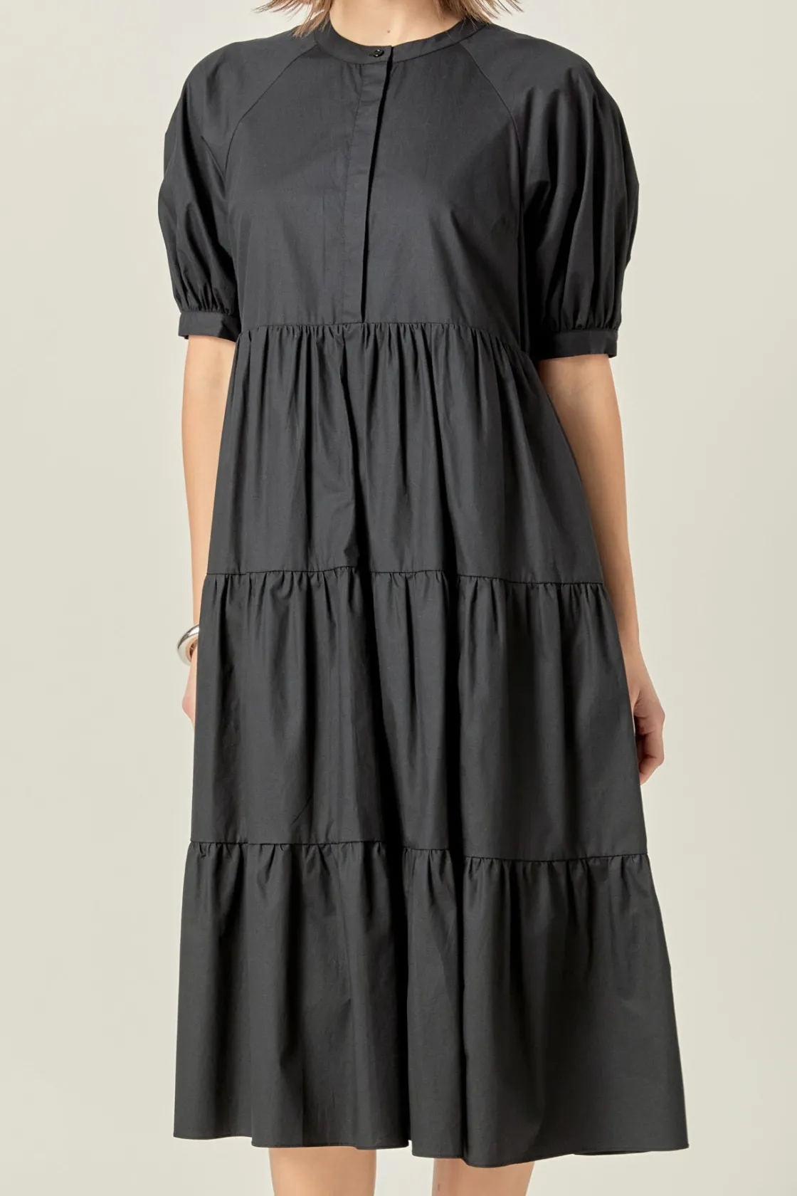 english_factory__short_pu_5-1.webp ENGLISH FACTORY Tops*- Short Puff Sleeve Midi Dress