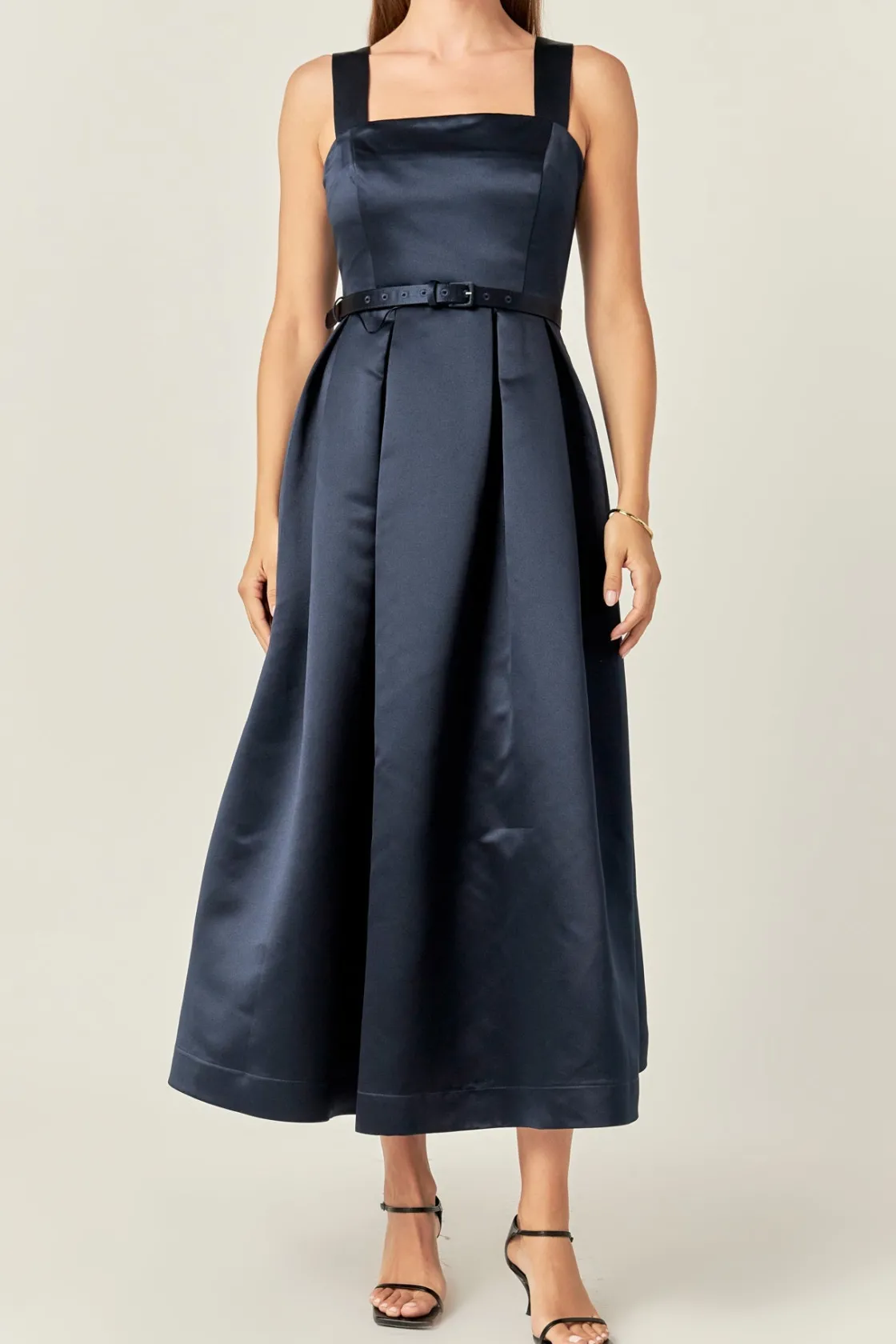 english_factory__sleevele_10.webp ENGLISH FACTORY Tops*- Sleeveless Flared Midi Dress