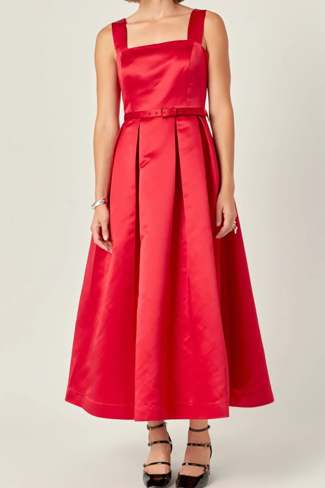 english_factory__sleevele_5.webp ENGLISH FACTORY Tops*- Sleeveless Flared Midi Dress