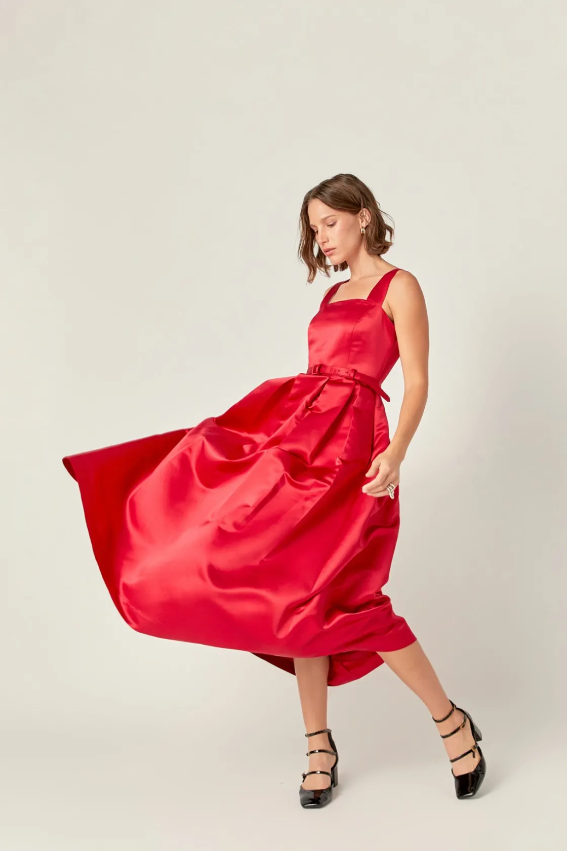 english_factory__sleevele_8.webp ENGLISH FACTORY Tops*- Sleeveless Flared Midi Dress