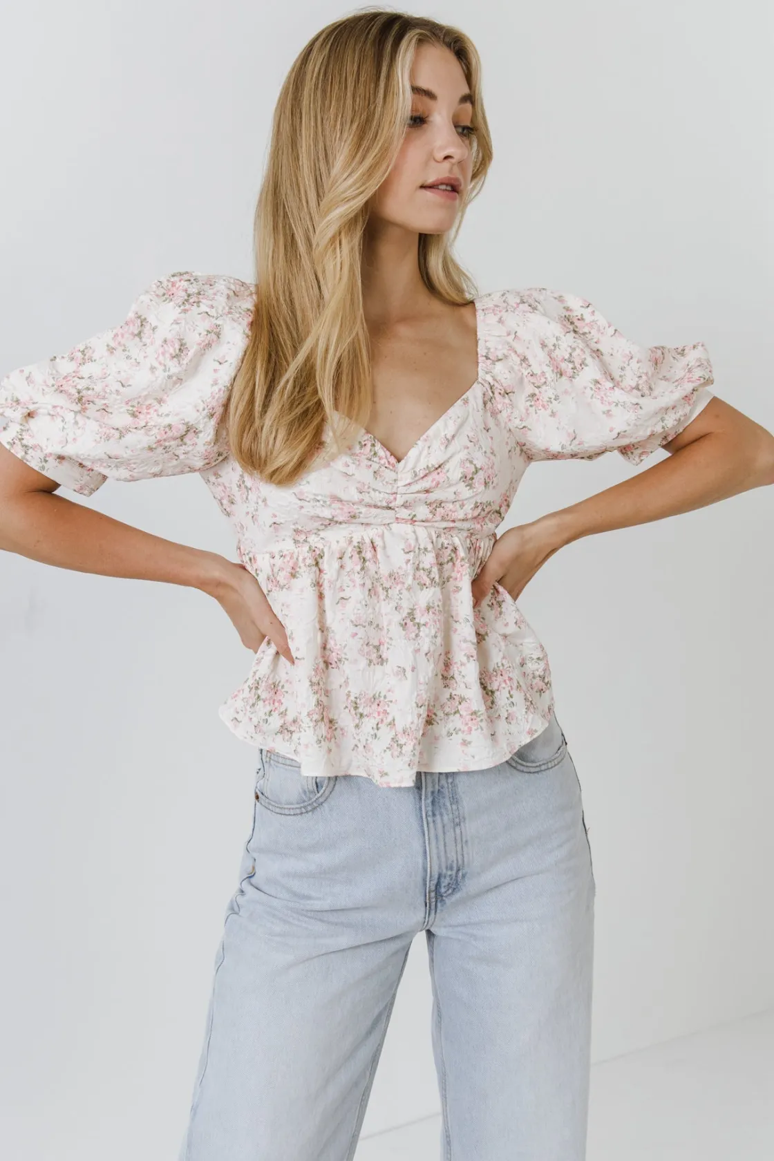 english_factory__textured_3.webp ENGLISH FACTORY Tops*- Textured Floral Top CREAM