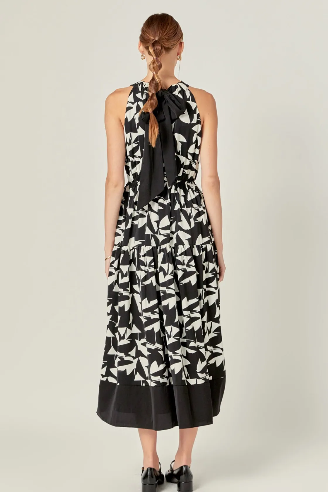 english_factory__white_an_2-1.webp ENGLISH FACTORY Tops*- White and Black Printed Sleeveless Midi Dress BLACK/IVORY