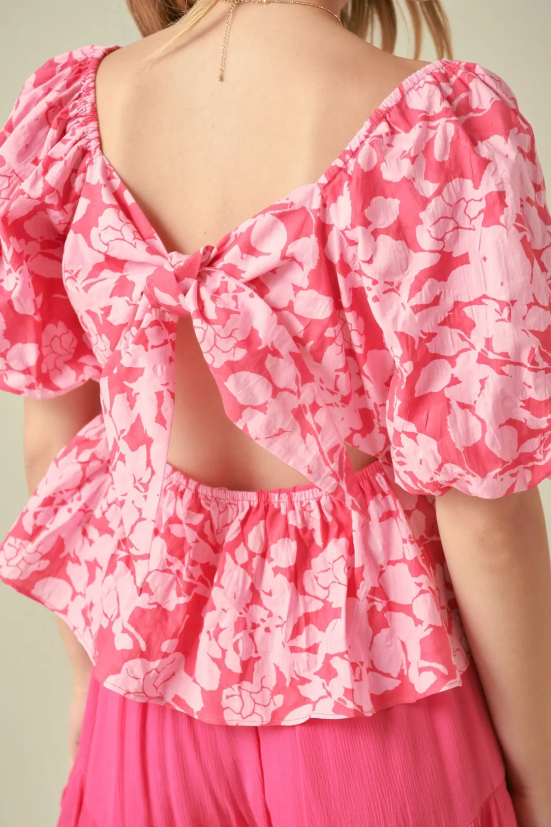 free_the_rose__floral_puf_0.webp FREE THE ROSES Tops*Free The Rose - Floral Puff Sleeve Top