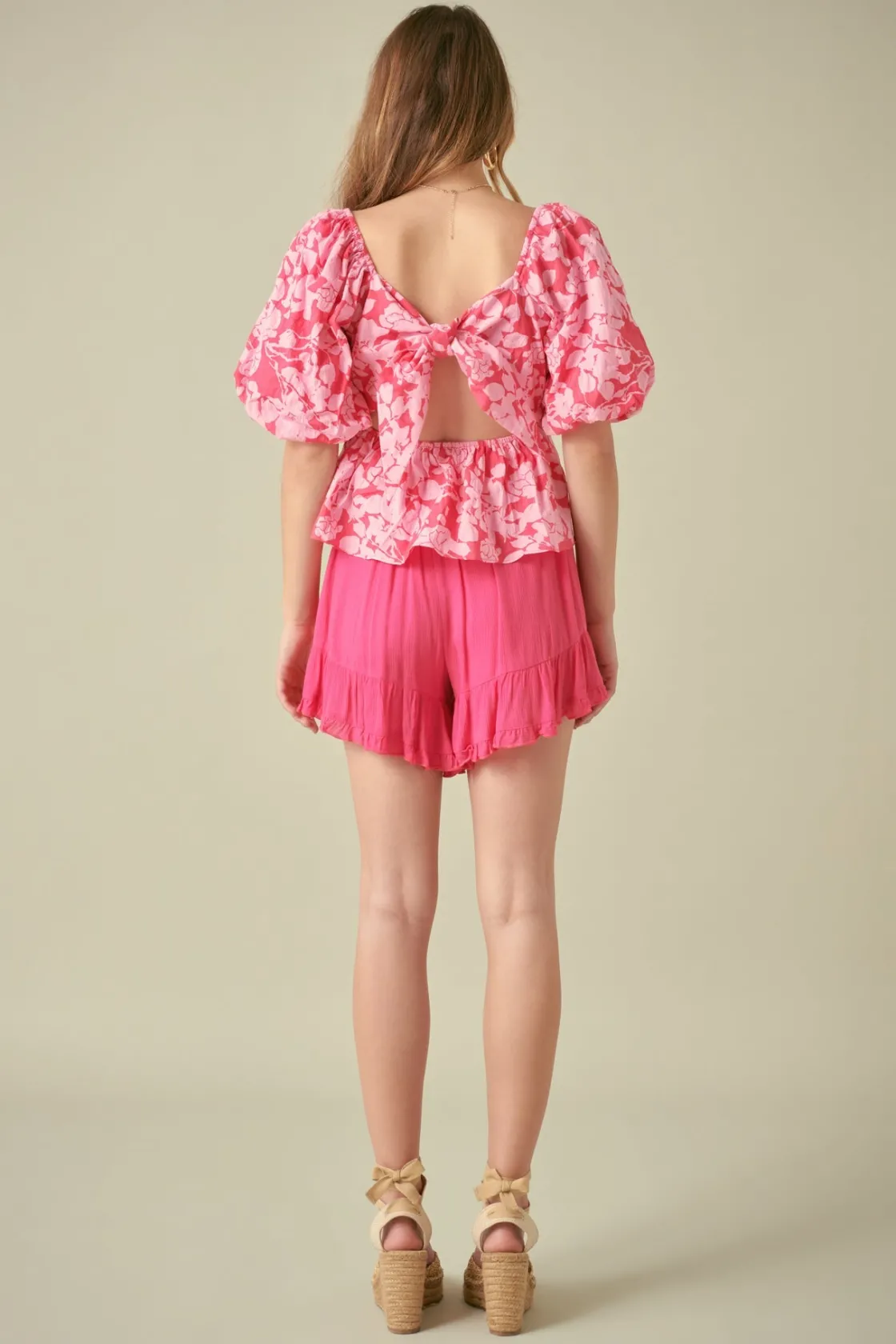 free_the_rose__floral_puf_2.webp FREE THE ROSES Tops*Free The Rose - Floral Puff Sleeve Top