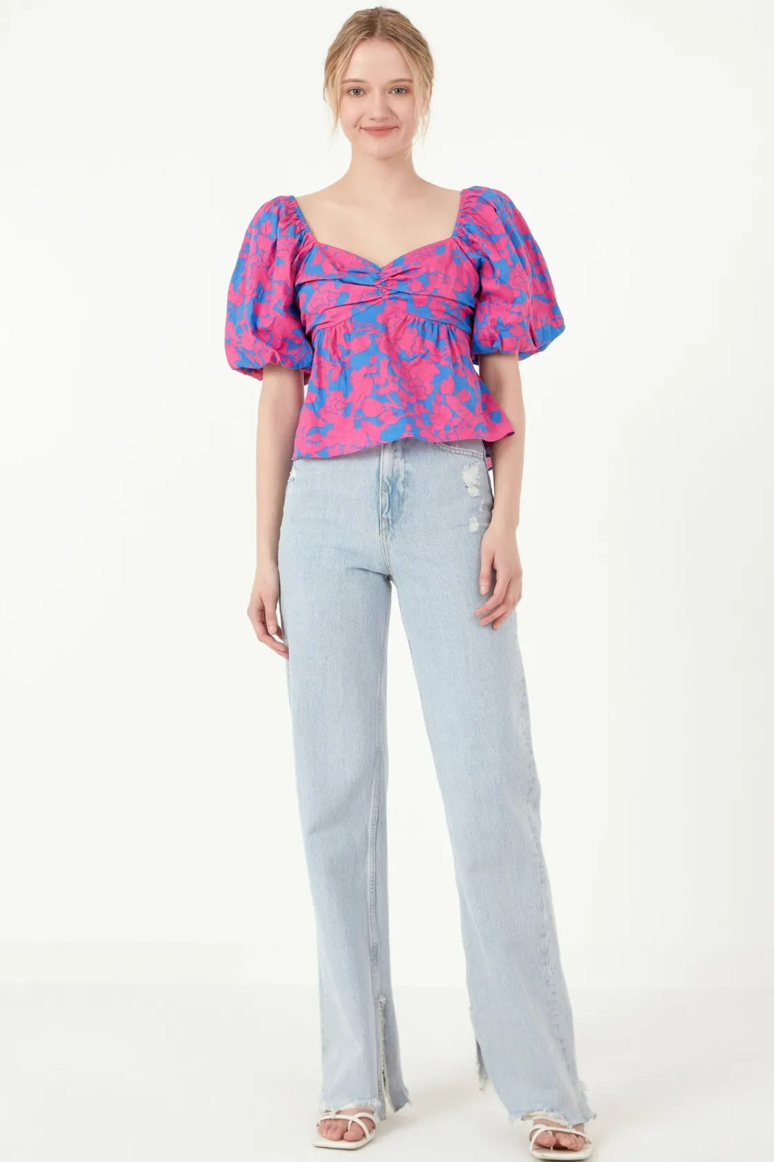 free_the_rose__floral_puf_4.webp FREE THE ROSES Tops*Free The Rose - Floral Puff Sleeve Top