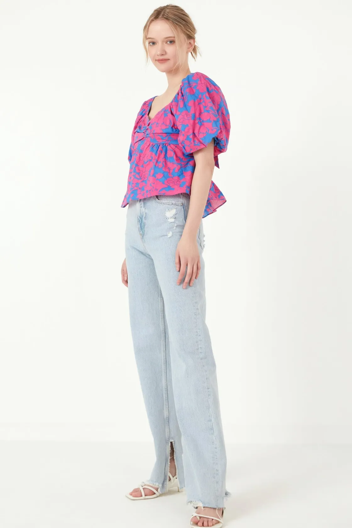 free_the_rose__floral_puf_6.webp FREE THE ROSES Tops*Free The Rose - Floral Puff Sleeve Top