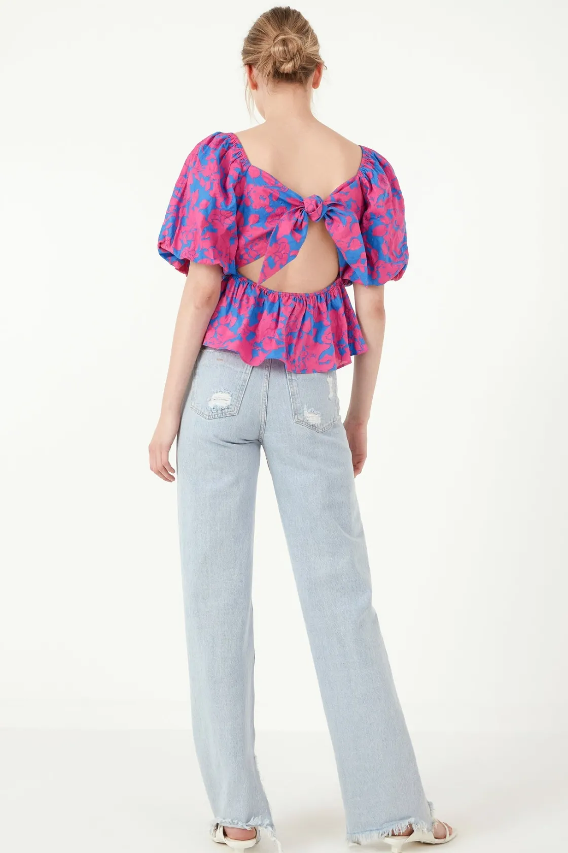 free_the_rose__floral_puf_7.webp FREE THE ROSES Tops*Free The Rose - Floral Puff Sleeve Top