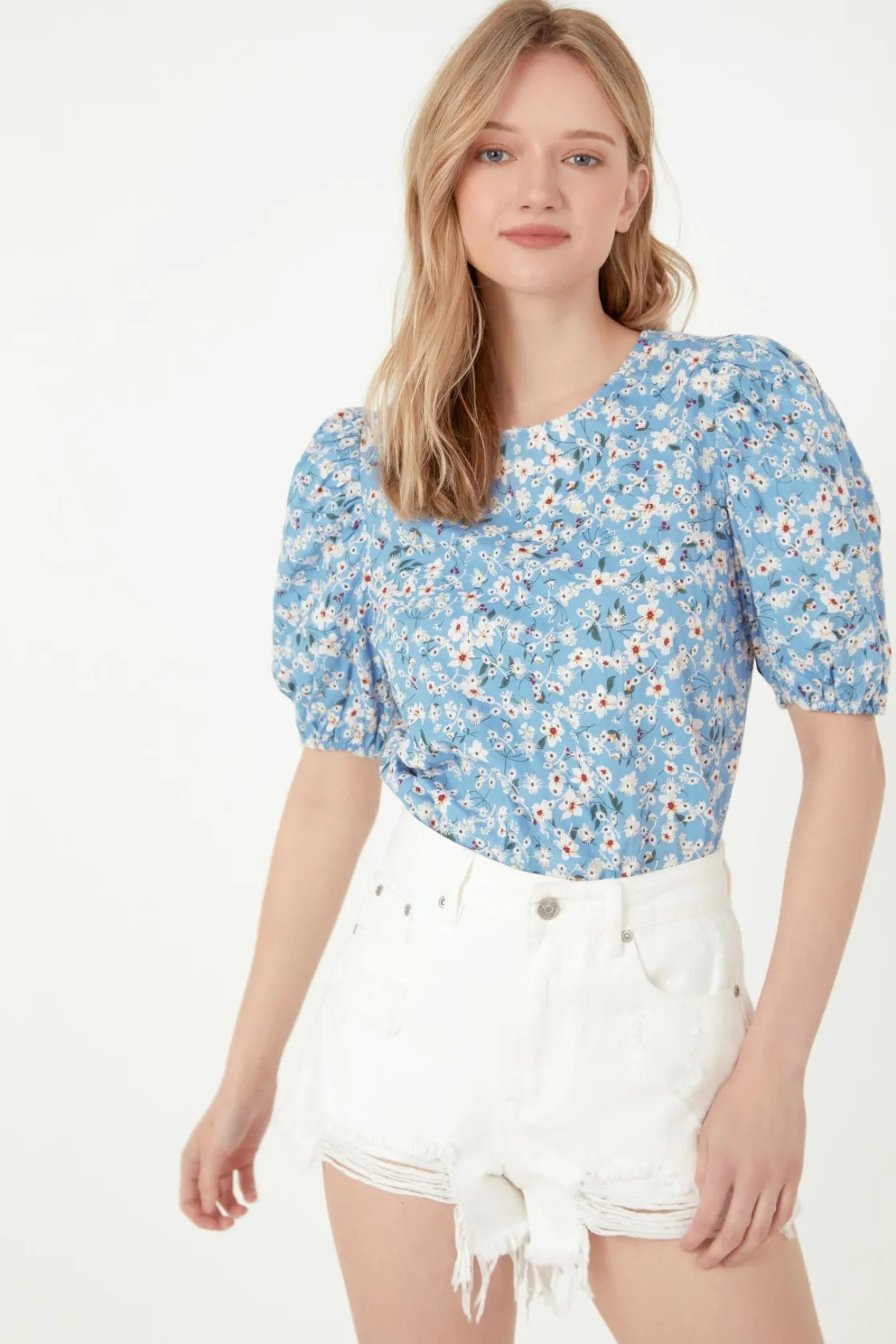 free_the_roses___floral_e_3.webp FREE THE ROSES Tops*- Floral Embroidered Top with Puff Sleeves BLUE