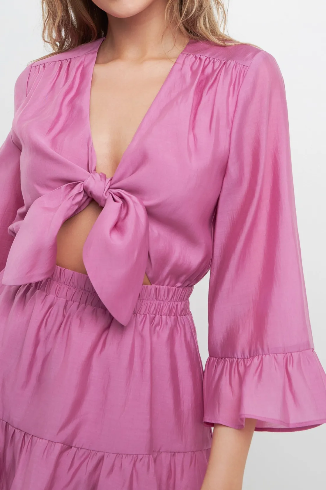 free_the_roses___ruffle_a_0.webp FREE THE ROSES Tops | One Pieces*- Ruffle and Front Tie Detail Romper LILAC