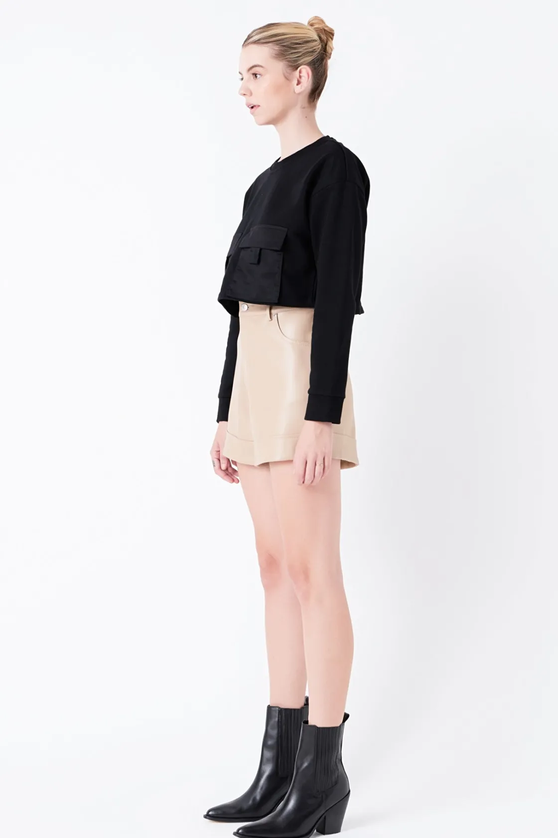 grey_lab__pockets_detail__7-1.webp GREY LAB Tops*- Pockets Detail Cropped Sweatshirt