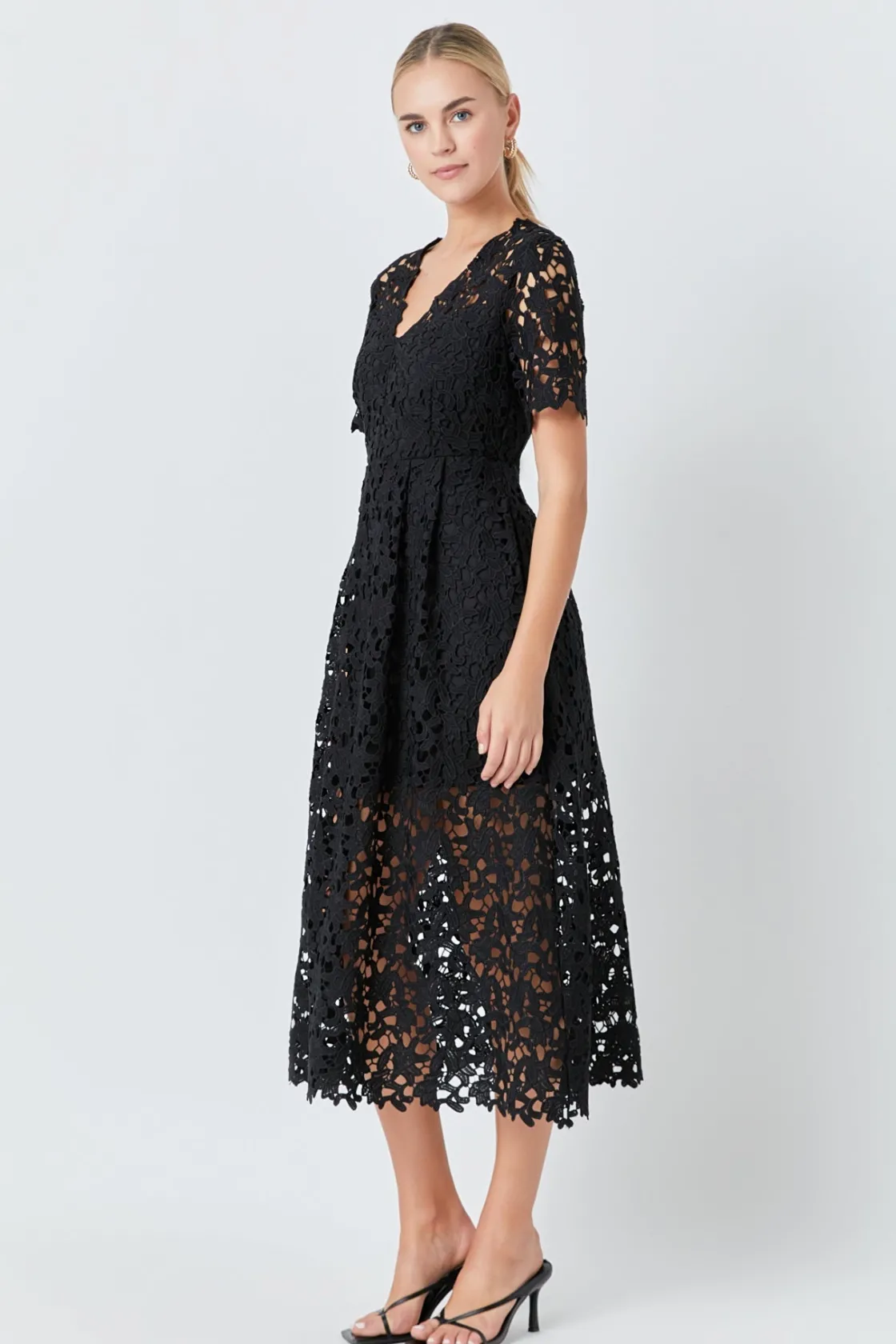 endless_rose__all_over_la_11.webp ENDLESS ROSE Lace Dresses | White Dresses*- All Over Lace Short Sleeves Midi Dress