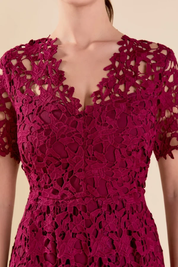 ENDLESS ROSE Lace Dresses | White Dresses*- All Over Lace Short Sleeves Midi Dress