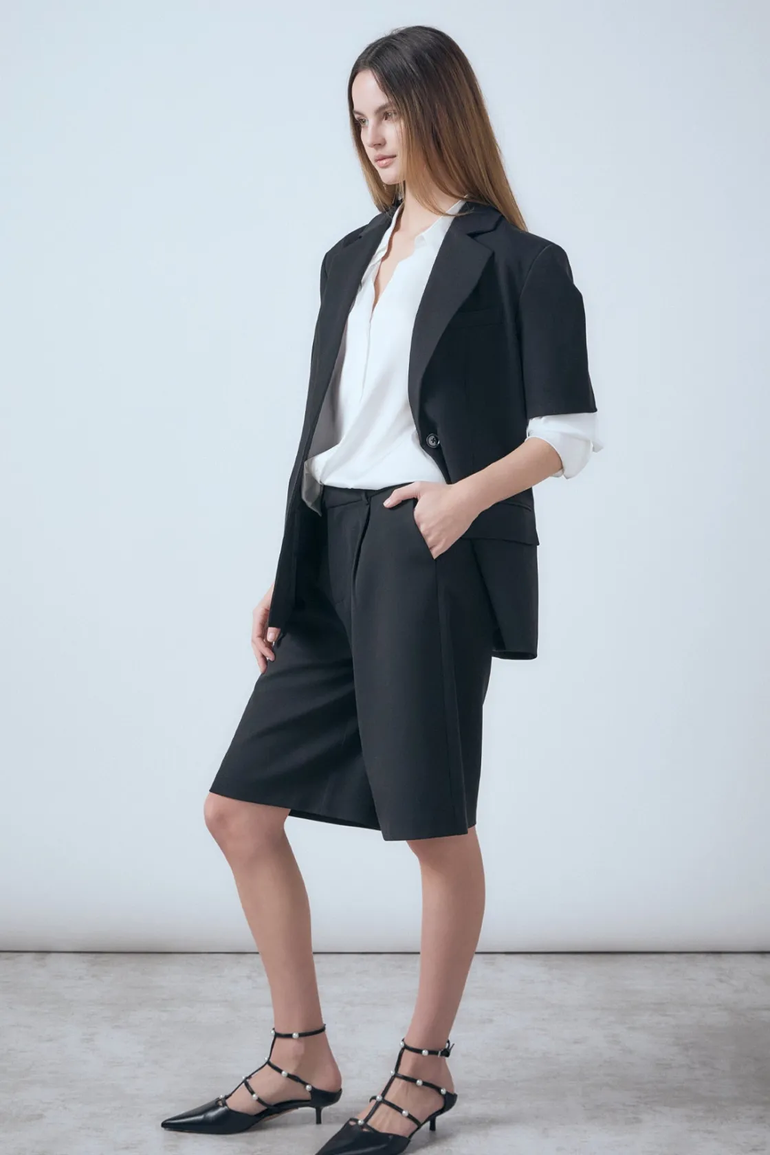 endless_rose__brynn_singl_3.webp ENDLESS ROSE Matching Sets | Blazers*- Brynn Single Breasted Short Sleeve Blazer BLACK